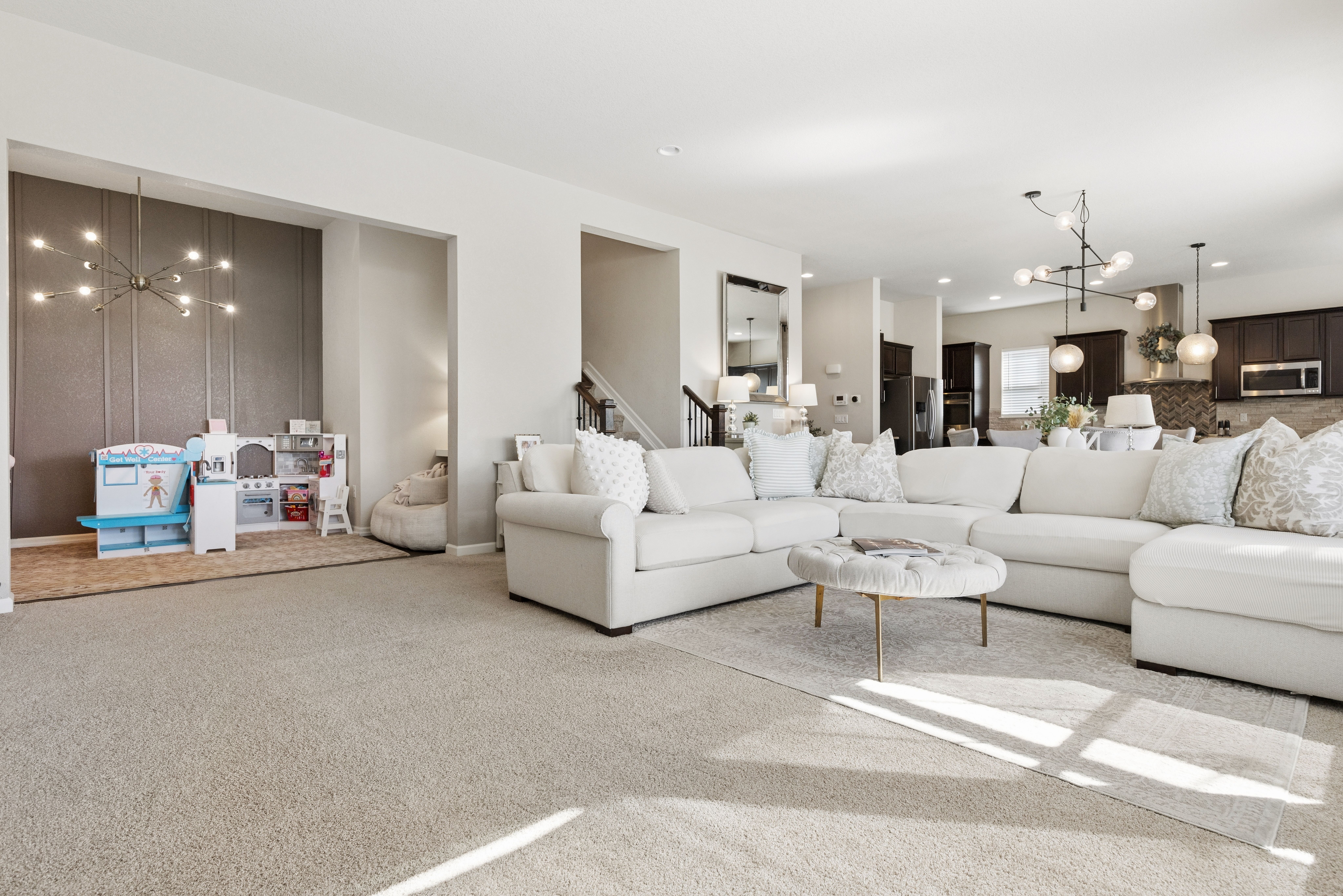  A beautifully appointed two-story home in the desirable Blackstone Country Club. - 物件實景