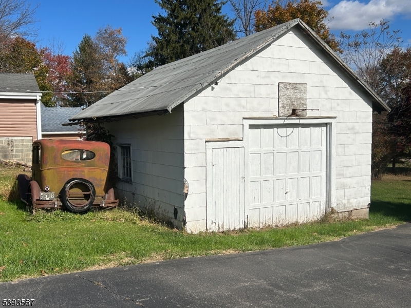 Franklin Twp., New Jersey, 08867, United States, 4 Bedrooms Bedrooms, ,2 BathroomsBathrooms,Residential,For Sale,1985245