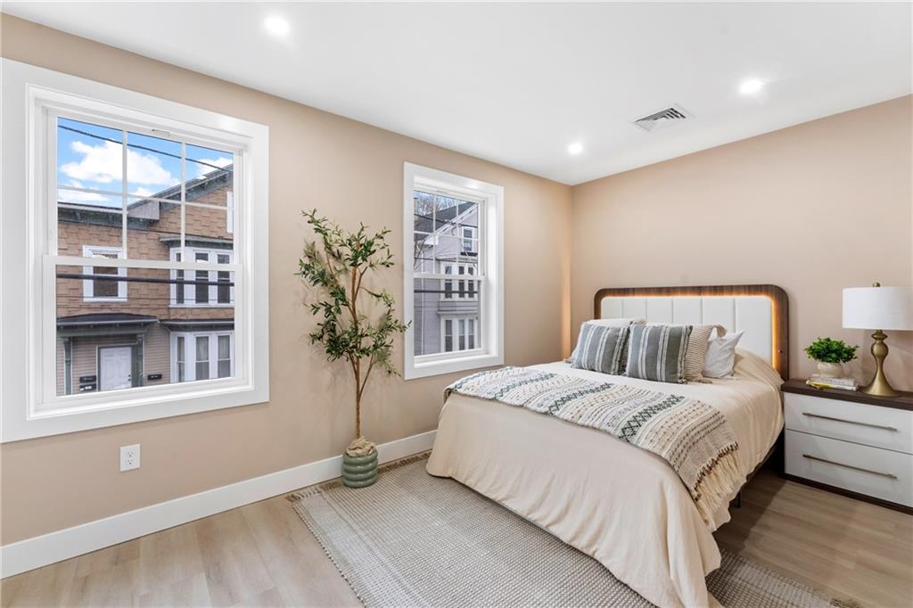 Providence, Rhode Island, 02907, United States, 6 Bedrooms Bedrooms, ,4 BathroomsBathrooms,Residential,For Sale,2005298