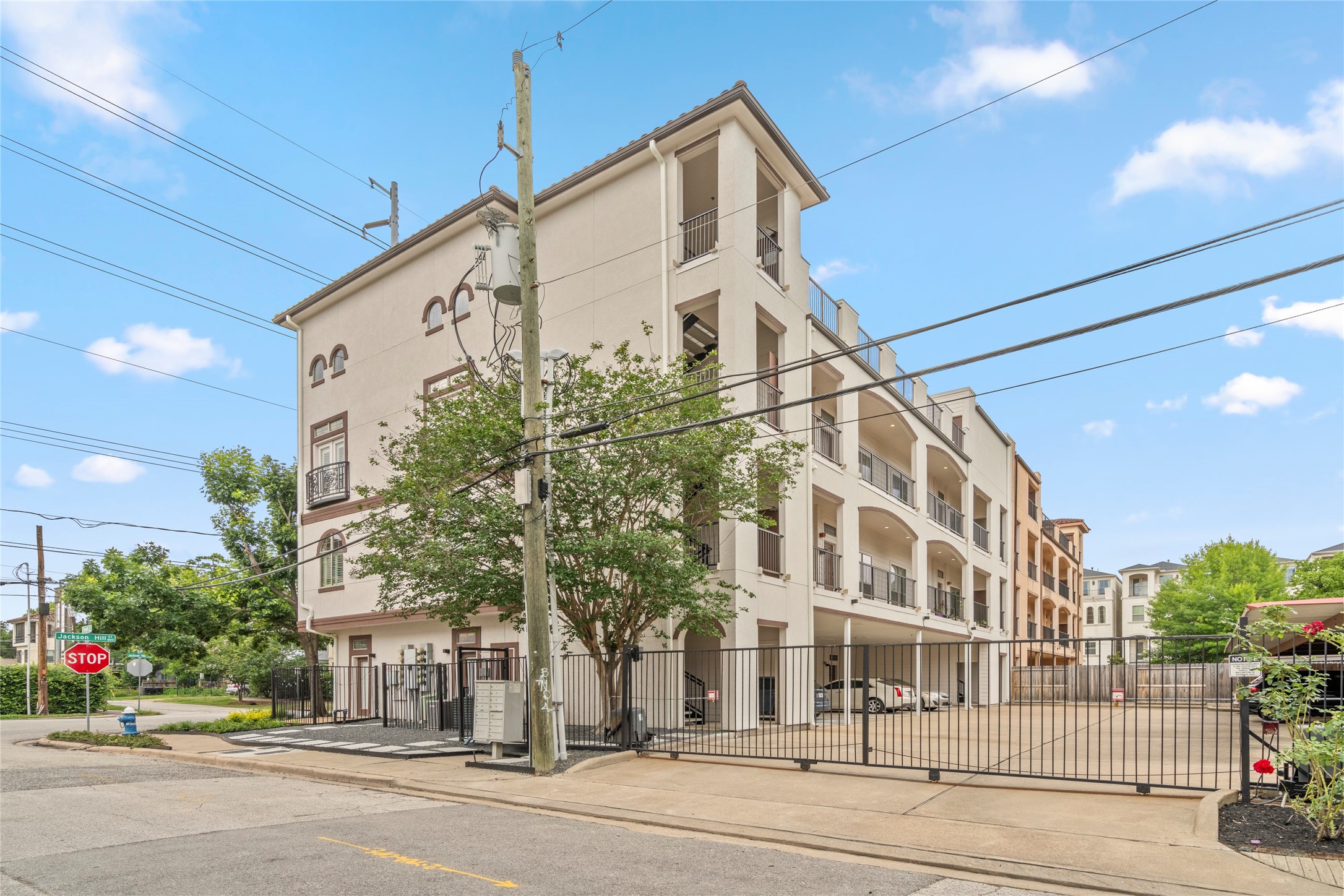  802 Jackson Hill Street #201 - 物件實景