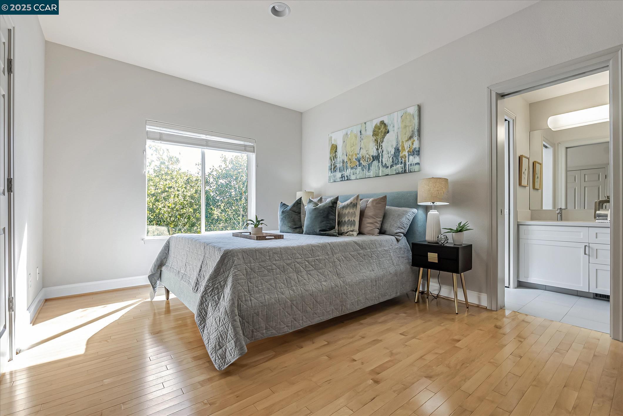 Orinda, California, 94563, United States, 4 Bedrooms Bedrooms, ,3 BathroomsBathrooms,Residential,For Sale,1942237