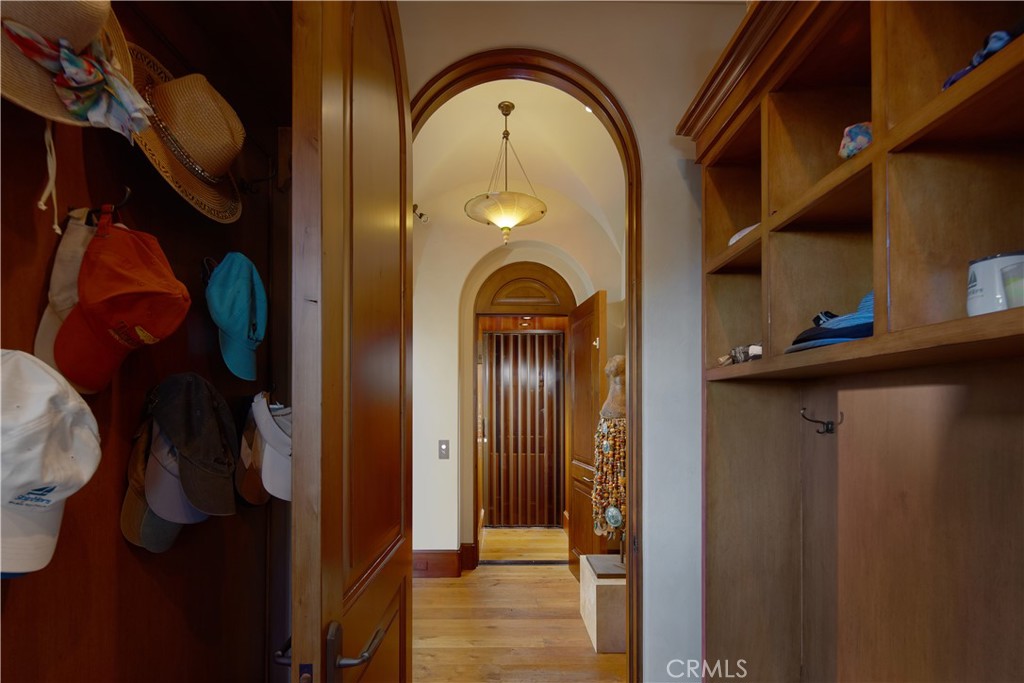 Corona del Mar, California, 92625, United States, 4 Bedrooms Bedrooms, ,3 BathroomsBathrooms,Residential,For Sale,1695491