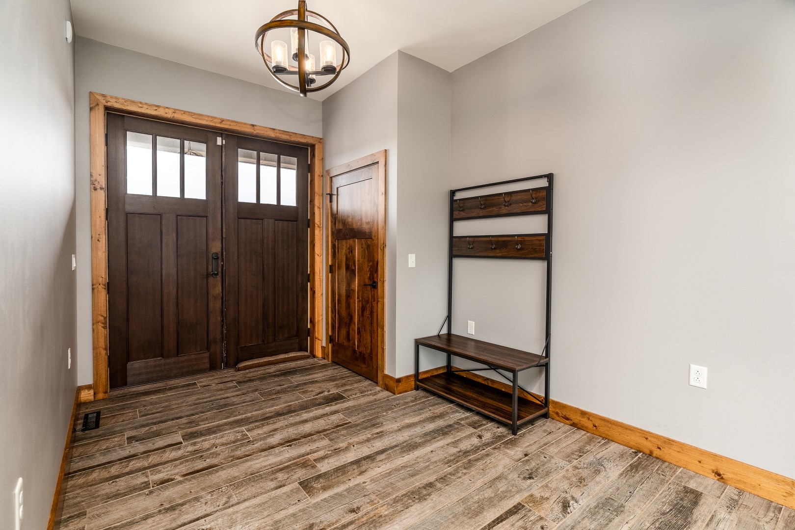 Carbondale, Illinois, 62902, United States, 3 Bedrooms Bedrooms, ,8 BathroomsBathrooms,Residential,For Sale,1986074