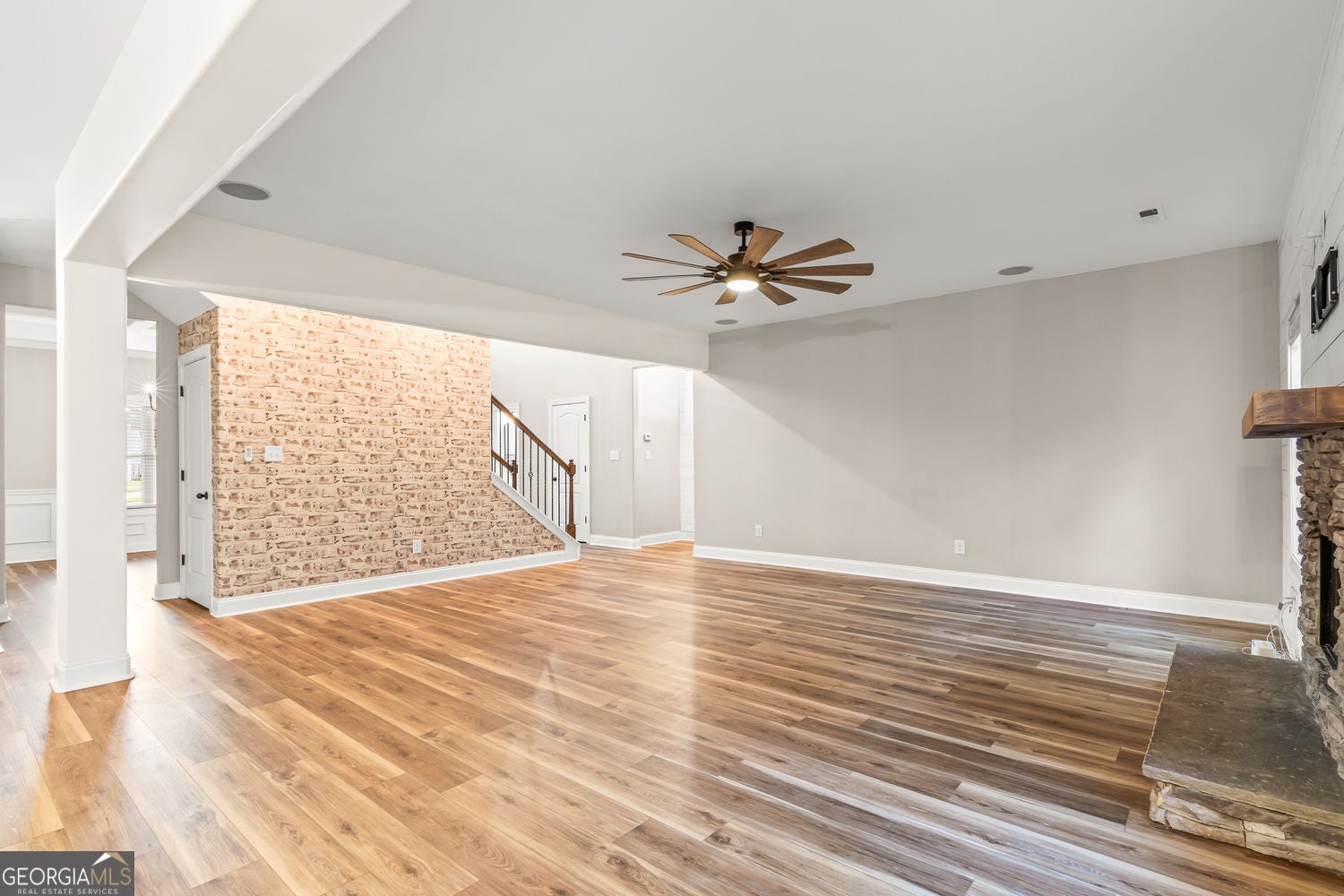 Senoia, Georgia, 30276, United States, 5 Bedrooms Bedrooms, ,4 BathroomsBathrooms,Residential,For Sale,1877866