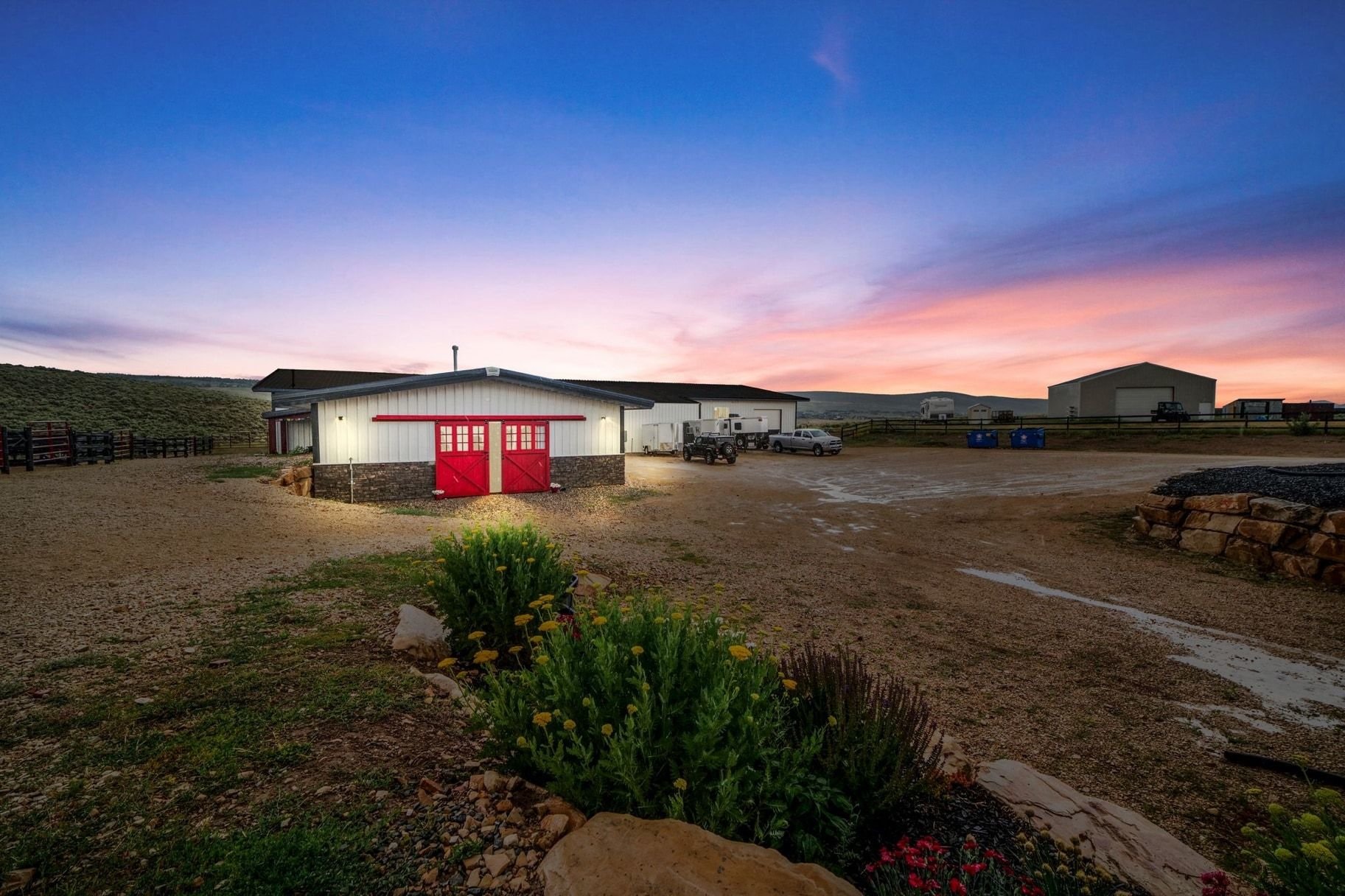  Rare Equestrian Retreat with Modern Farmhouse - 物件實景