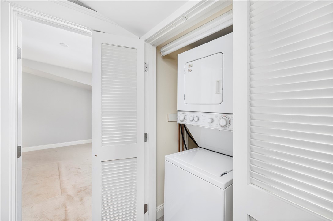 Providence, Rhode Island, 02903, United States, 2 Bedrooms Bedrooms, ,2 BathroomsBathrooms,Residential,For Sale,1868590