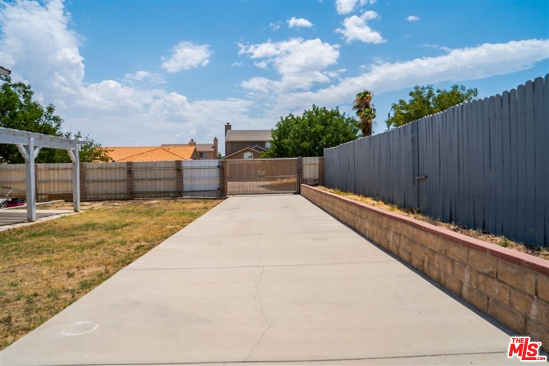 Palmdale, California, 93550, United States, 3 Bedrooms Bedrooms, ,3 BathroomsBathrooms,Residential,For Sale,1994563