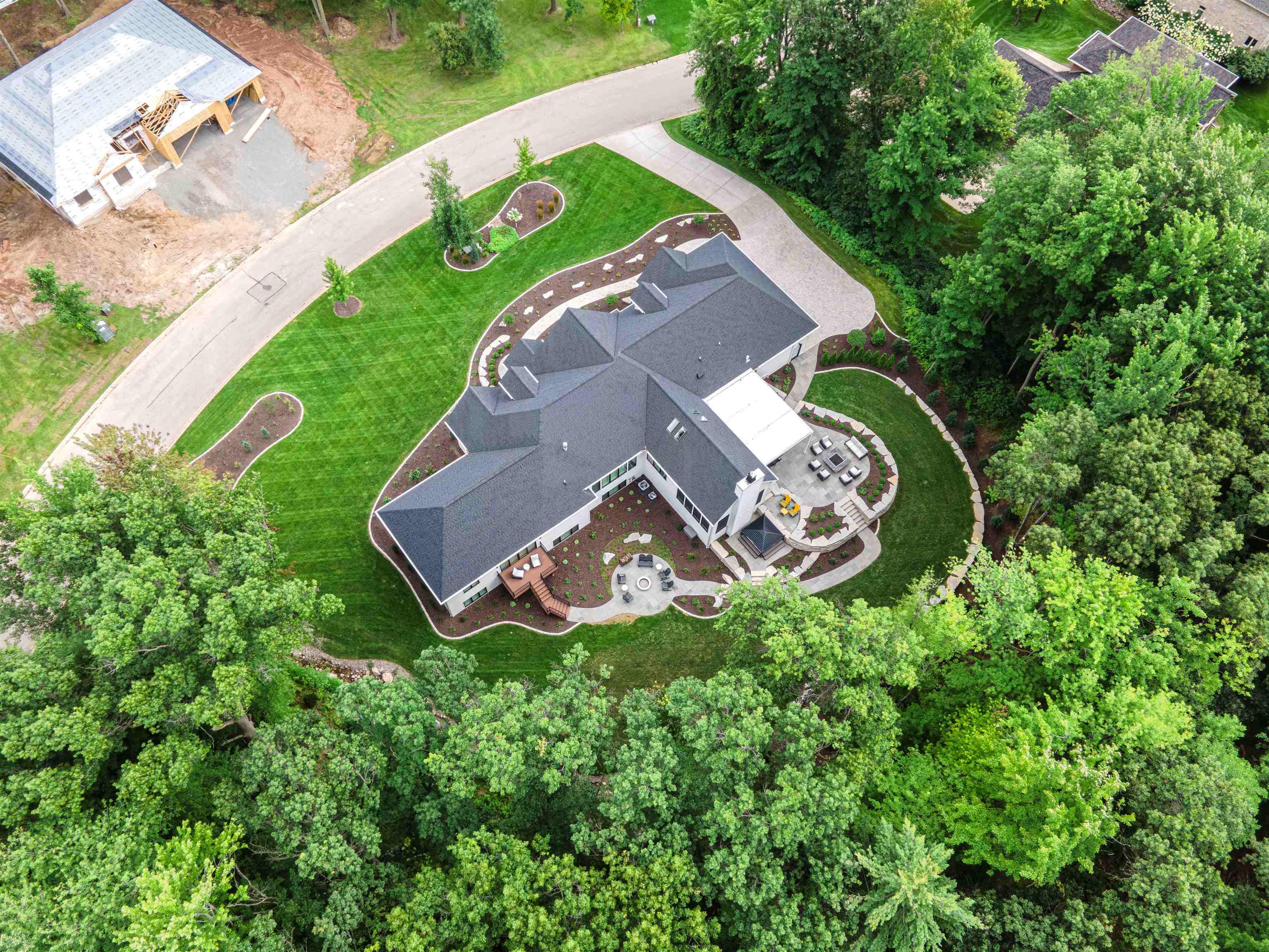 SUAMICO, Wisconsin, 54173, United States, 4 Bedrooms Bedrooms, ,5 BathroomsBathrooms,Residential,For Sale,1927412