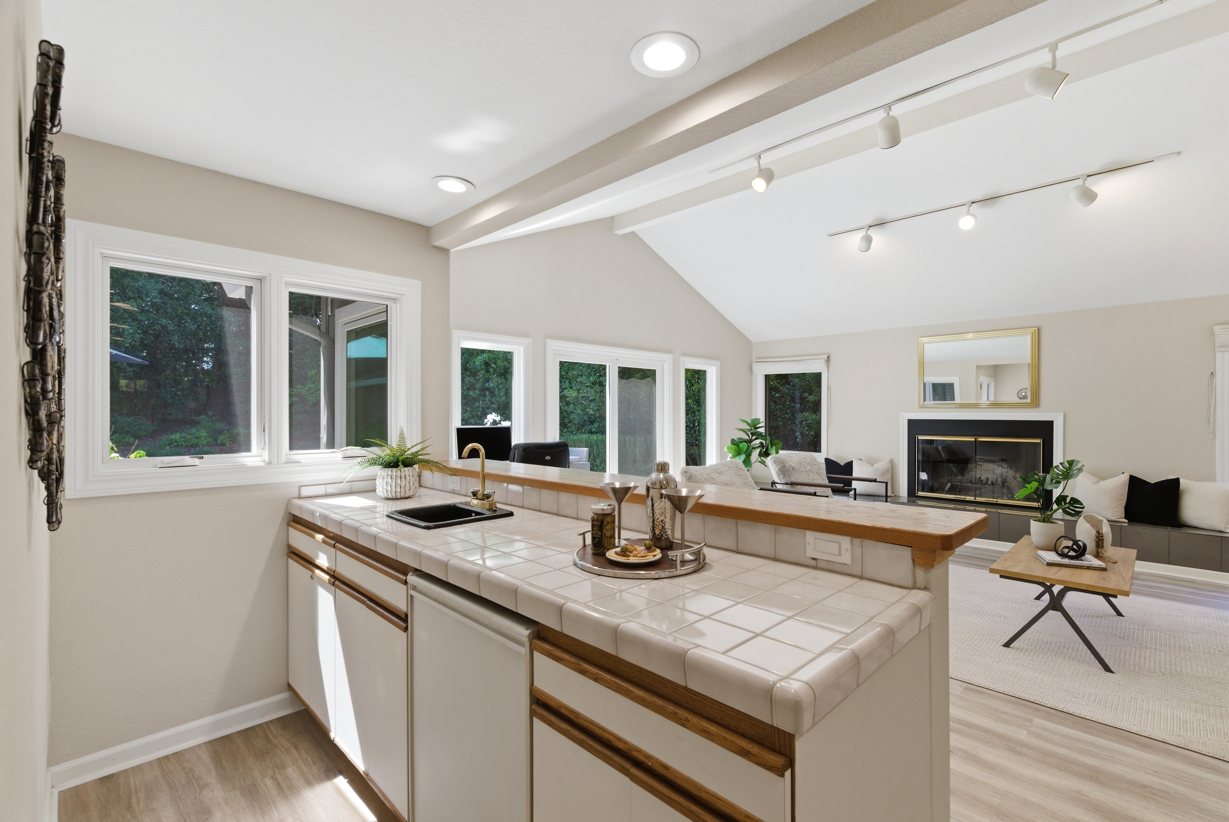  Elegant Single-Story Living on a Premier Corner Lot in Monte Sereno - 物件實景