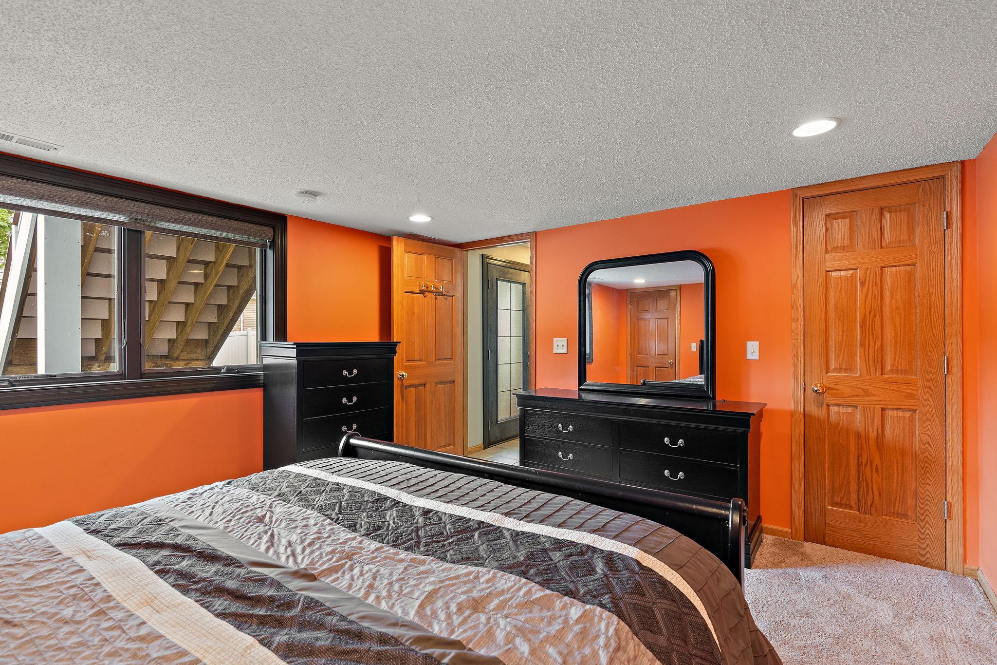 Oakdale, Minnesota, 55128, United States, 4 Bedrooms Bedrooms, ,4 BathroomsBathrooms,Residential,For Sale,1879213