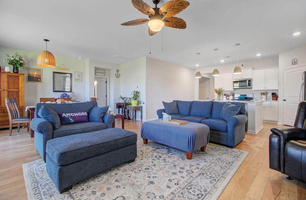 Johns Island, South Carolina, 29455, United States, 4 Bedrooms Bedrooms, ,2 BathroomsBathrooms,Residential,For Sale,1967653