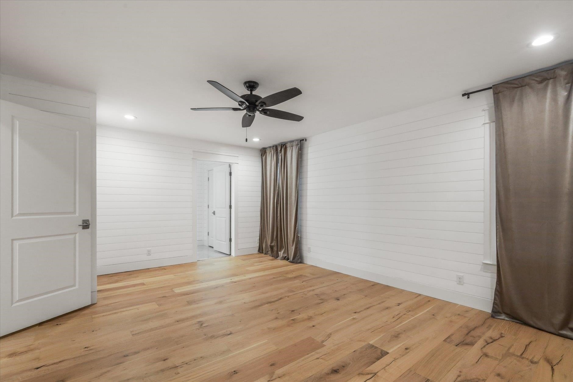 Tallahassee, Florida, 32308-0927, United States, 4 Bedrooms Bedrooms, ,3 BathroomsBathrooms,Residential,For Sale,1981532