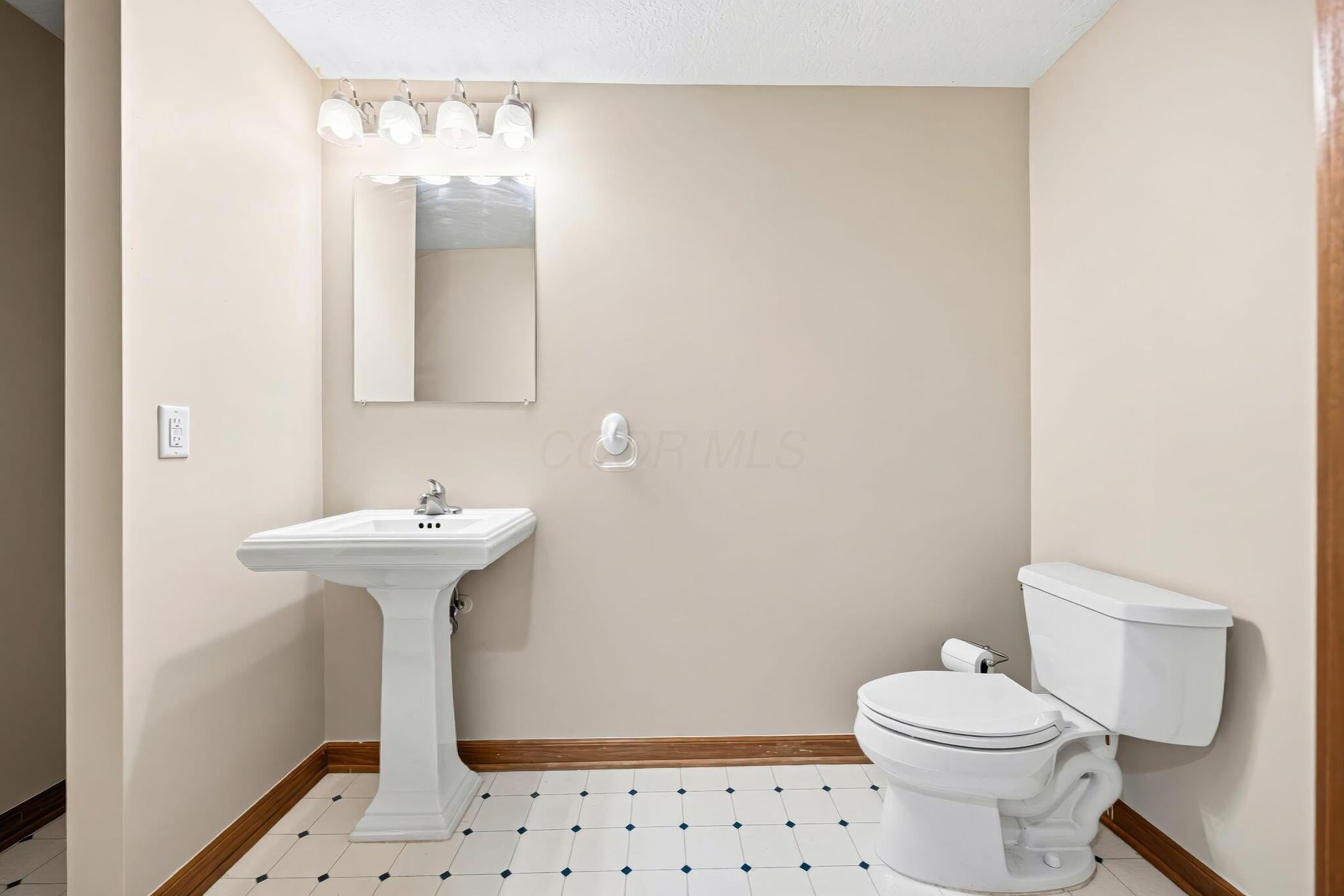 Lewis Center, Ohio, 43035, United States, 4 Bedrooms Bedrooms, ,2 BathroomsBathrooms,Residential,For Sale,2048697