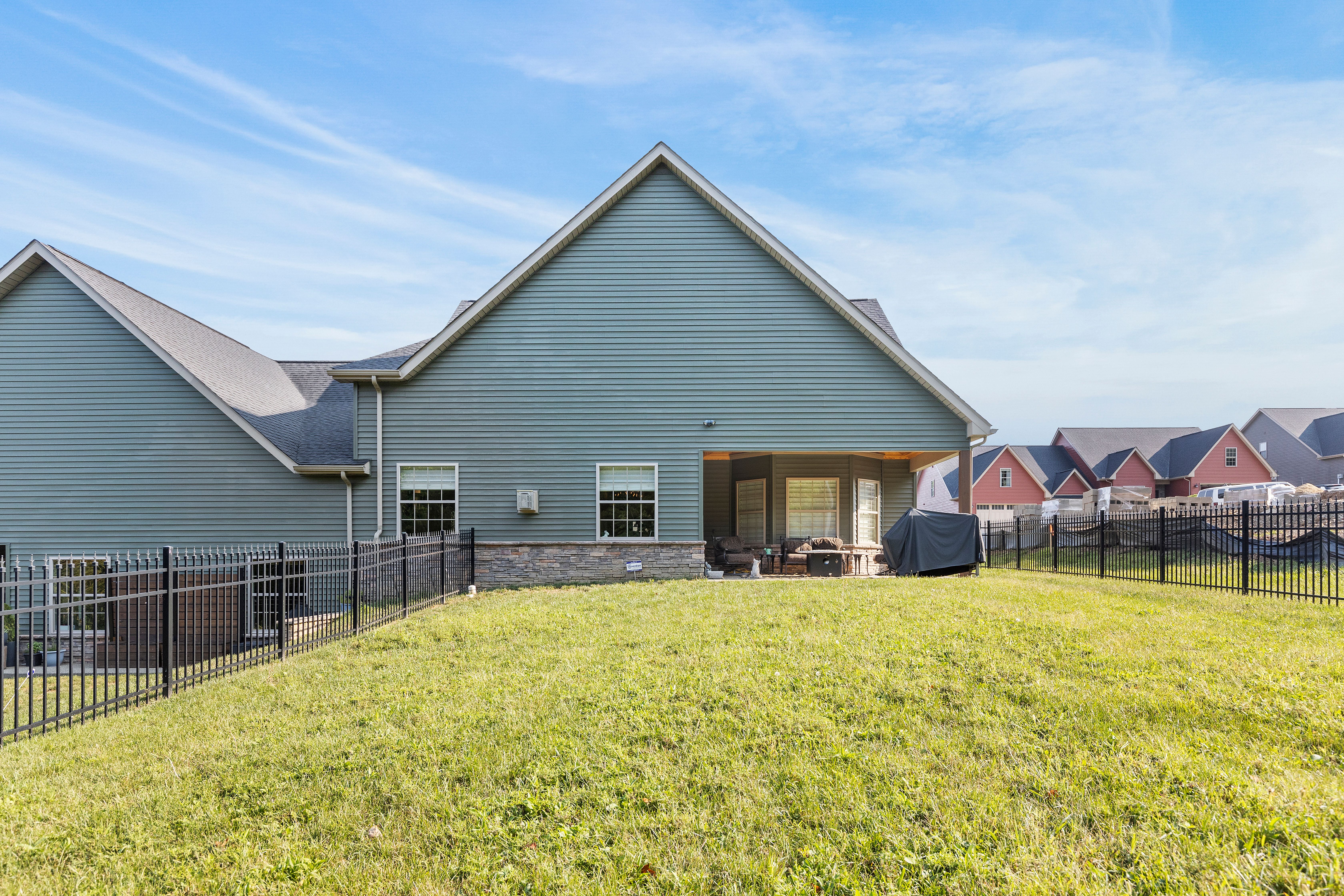  113 Hemingway Lane, Coraopolis, PA 15108 - 物件實景