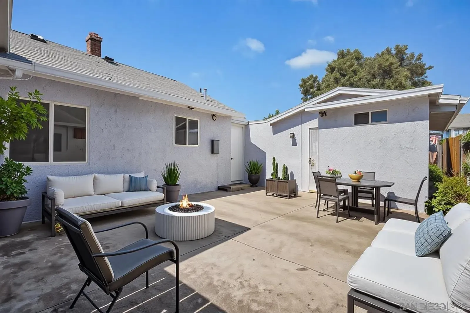National City, California, 91950, United States, 5 Bedrooms Bedrooms, ,2 BathroomsBathrooms,Residential,For Sale,1895811