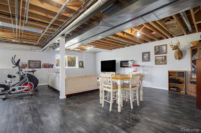 Oceola Twp, Michigan, 48843, United States, 3 Bedrooms Bedrooms, ,4 BathroomsBathrooms,Residential,For Sale,1980235