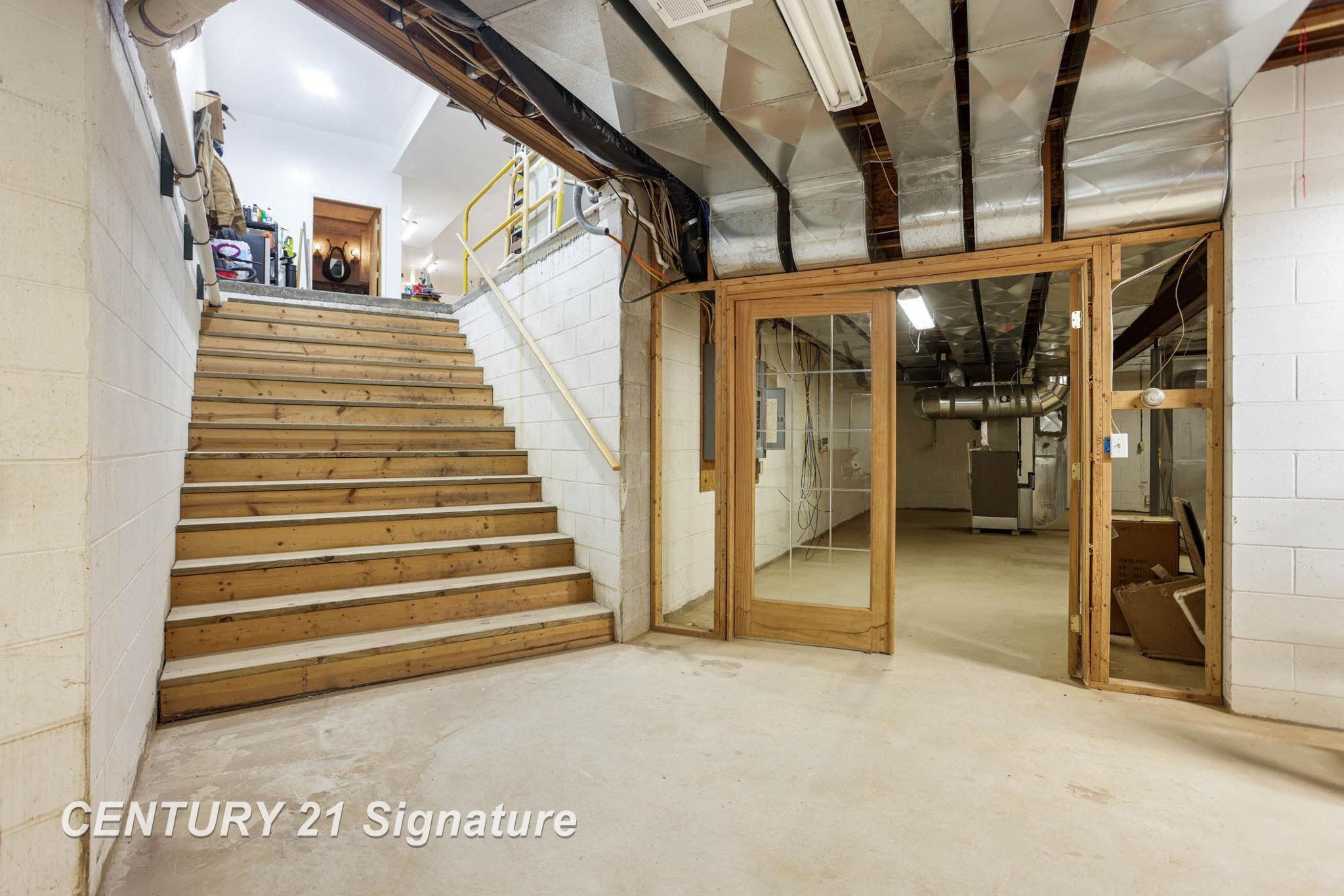 Hemlock, Michigan, 48626, United States, 6 Bedrooms Bedrooms, ,5 BathroomsBathrooms,Residential,For Sale,1984080