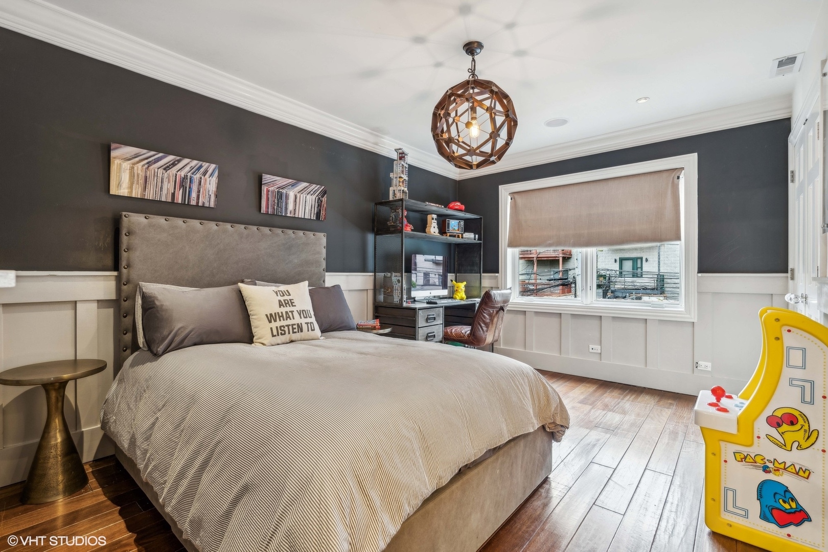 3830 N Wayne Avenue, Chicago, Illinois, 60613, United States, 6 Bedrooms Bedrooms, ,6 BathroomsBathrooms,Residential,For Sale,3830 N Wayne Avenue,1628817