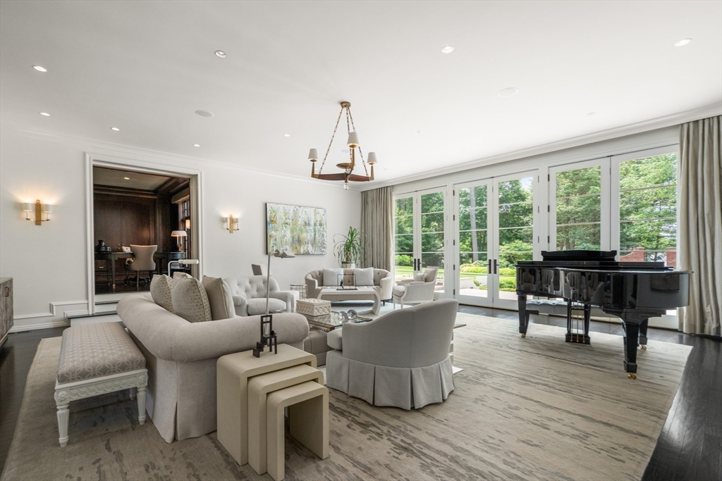 Brookline, Massachusetts, 02467, United States, 7 Bedrooms Bedrooms, ,11 BathroomsBathrooms,Residential,For Sale,1840282
