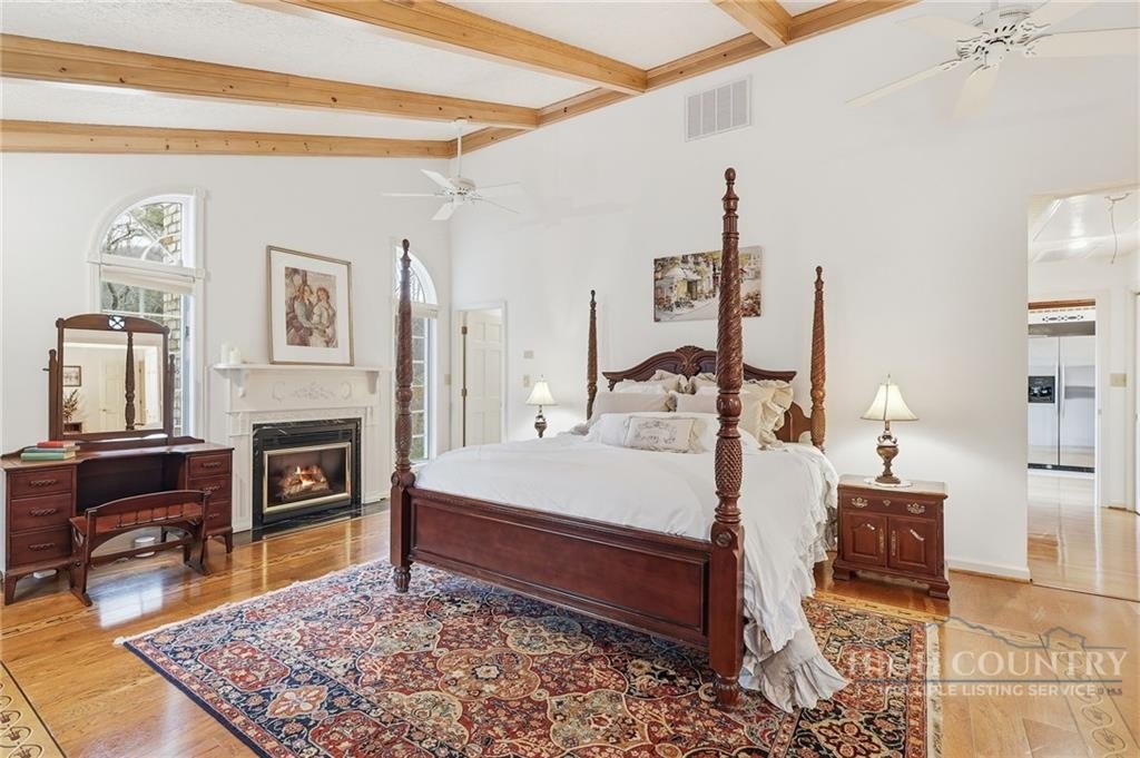 Banner Elk, North Carolina, 28604, United States, 4 Bedrooms Bedrooms, ,5 BathroomsBathrooms,Residential,For Sale,2020475