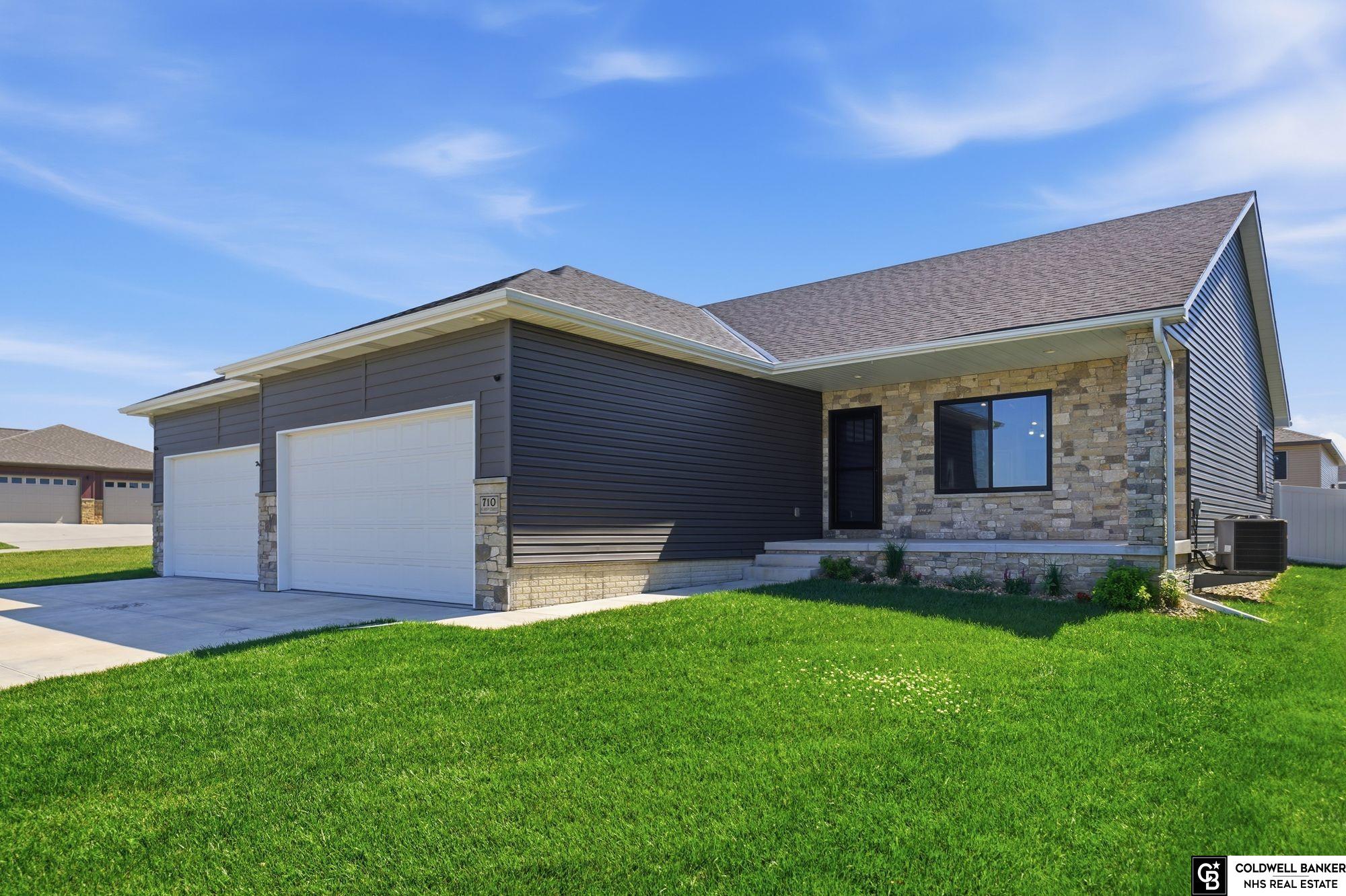105th St, Lincoln, NE 68527 #1