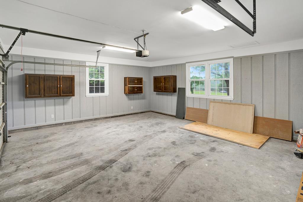 DALTON, Georgia, 30720, United States, 5 Bedrooms Bedrooms, ,3 BathroomsBathrooms,Residential,For Sale,1939085