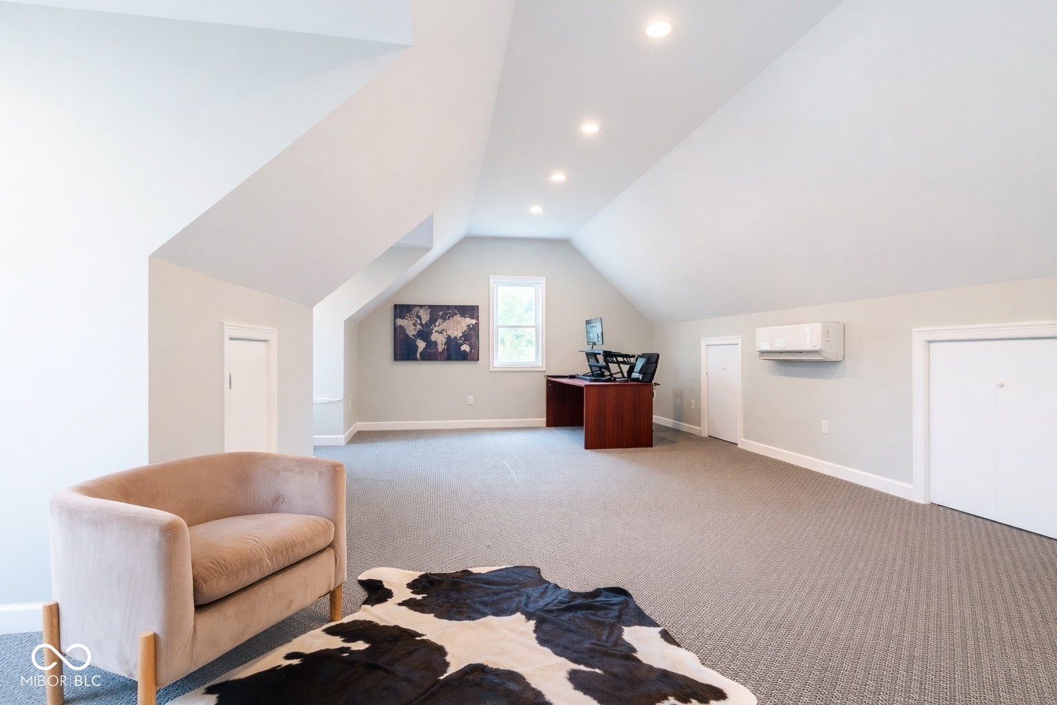 Indianapolis, Indiana, 46268, United States, 4 Bedrooms Bedrooms, ,2 BathroomsBathrooms,Residential,For Sale,1981741