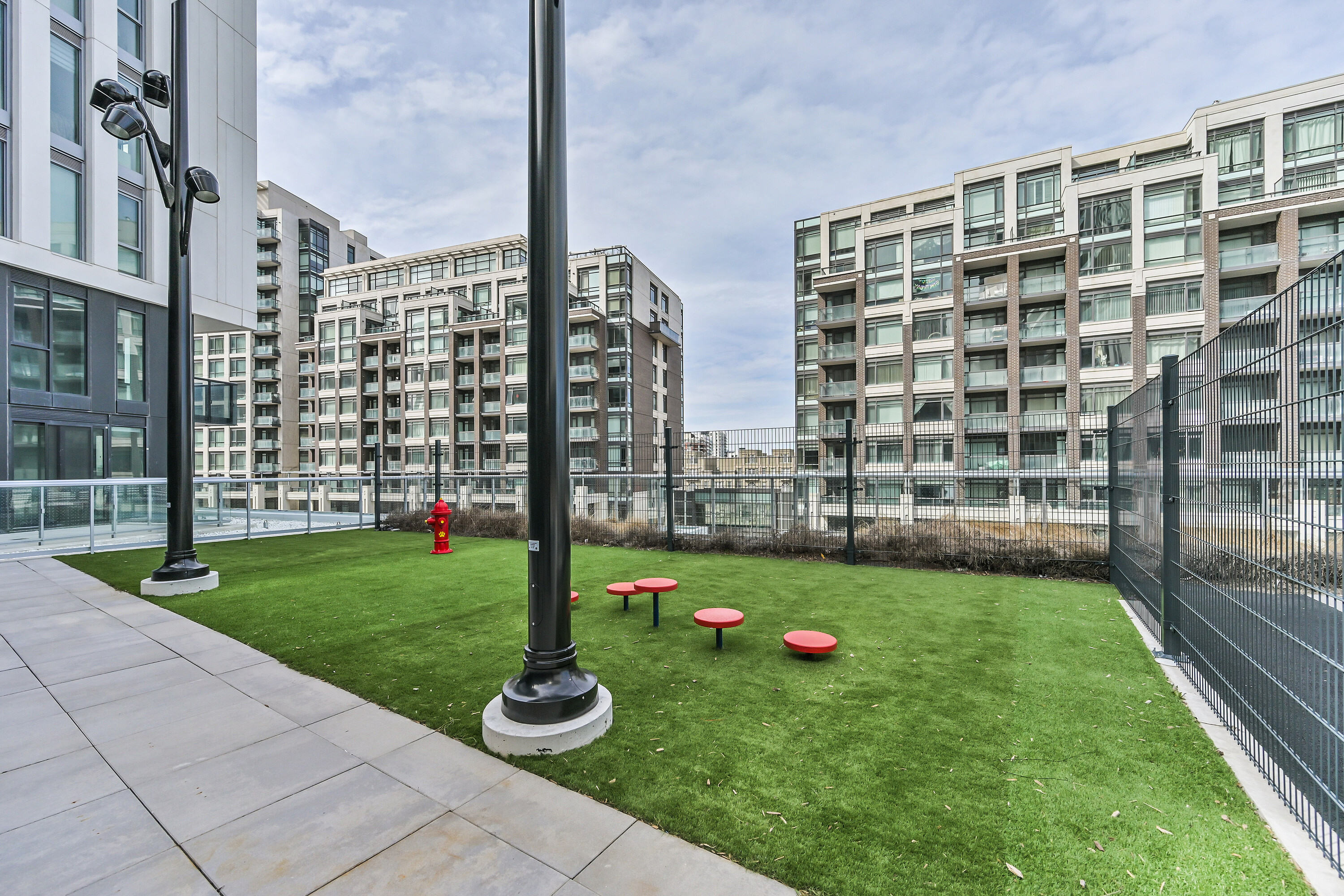  Gallery Square Condos - 物件實景