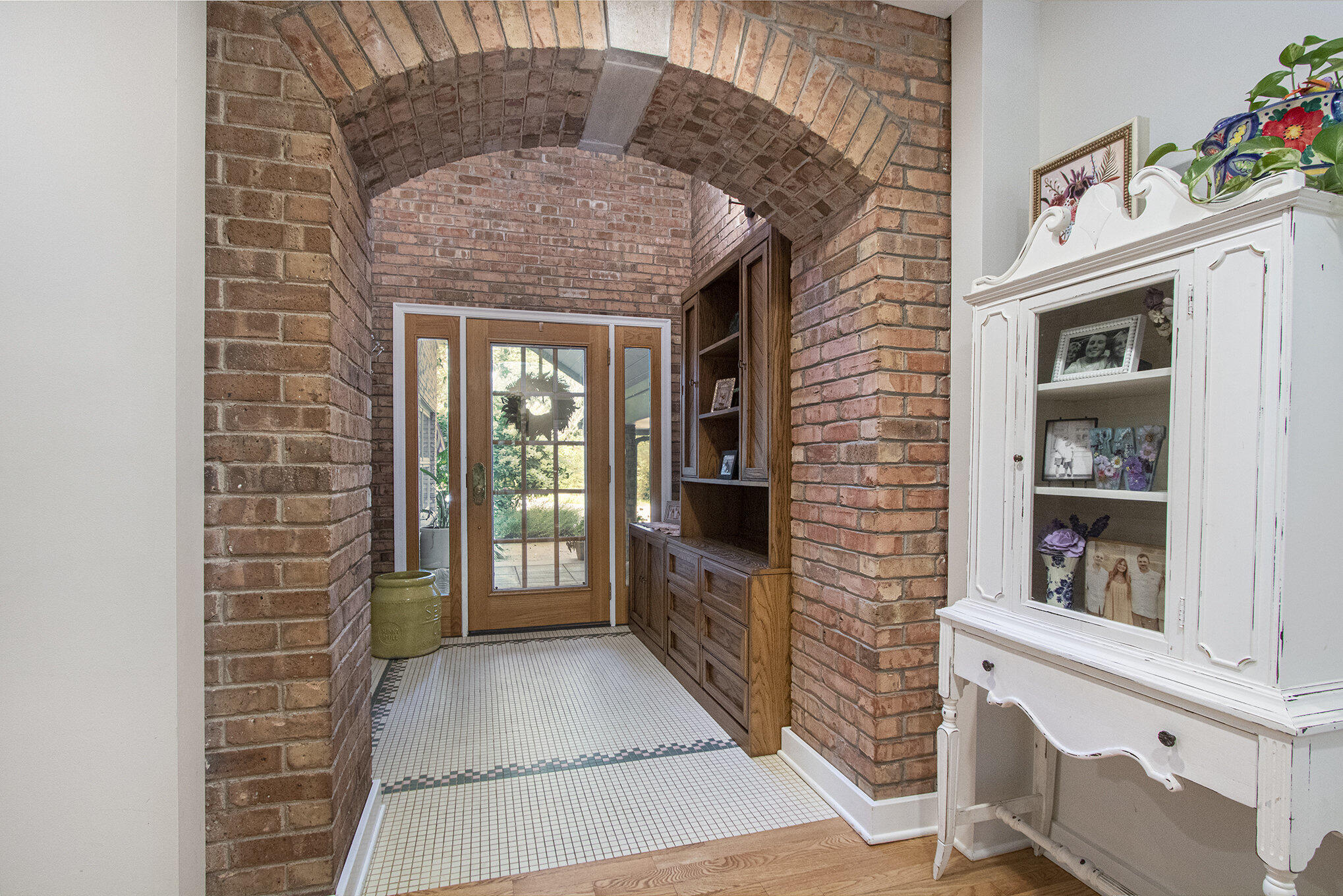 St. Joseph, Michigan, 49085, United States, 5 Bedrooms Bedrooms, ,4 BathroomsBathrooms,Residential,For Sale,1960550