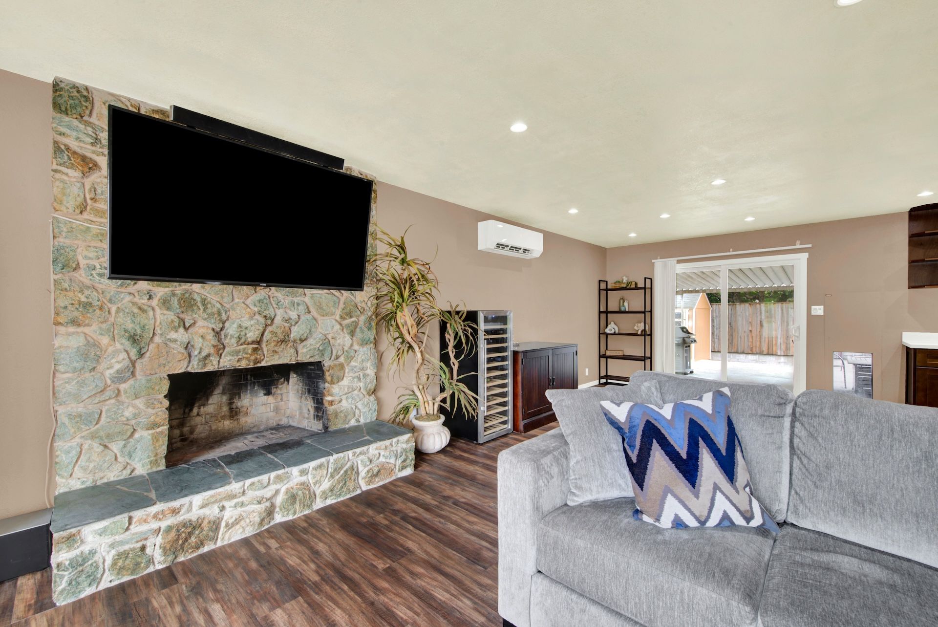  Wonderfully Updated Browns Valley Home - 物件實景