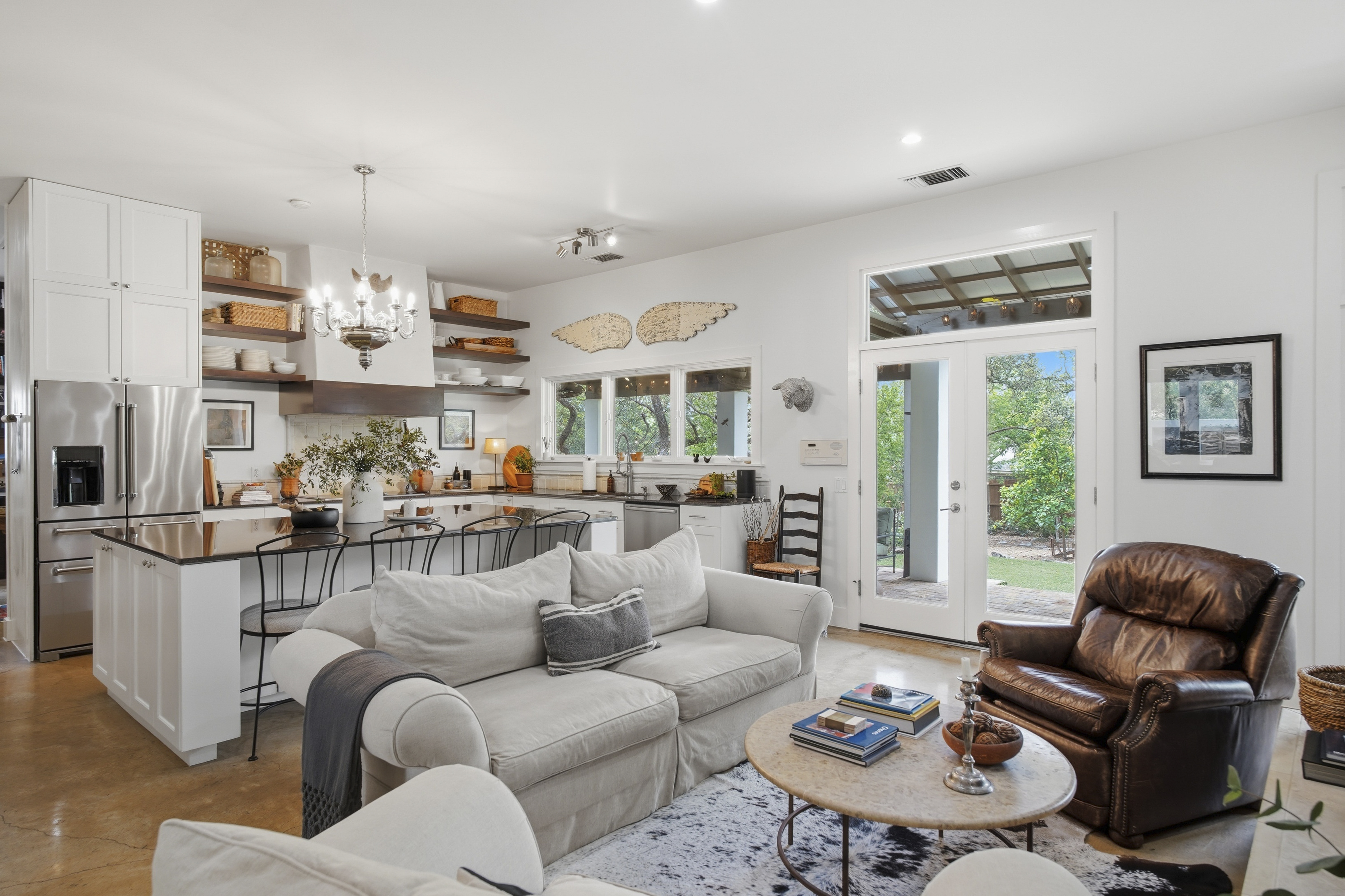  Custom-Designed Home on a 1-Acre - 物件實景