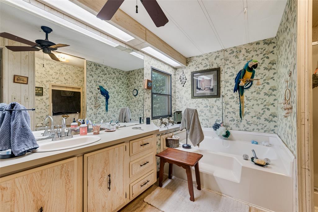 Maypearl, Texas, 76064, United States, 5 Bedrooms Bedrooms, ,3 BathroomsBathrooms,Residential,For Sale,1979588