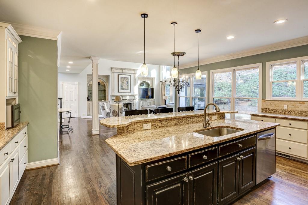 Suwanee, Georgia, 30024, United States, 6 Bedrooms Bedrooms, ,5 BathroomsBathrooms,Residential,For Sale,2013045
