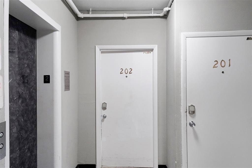 Miami Beach, Florida, 33139, United States, 2 Bedrooms Bedrooms, ,2 BathroomsBathrooms,Residential,For Sale,1923185