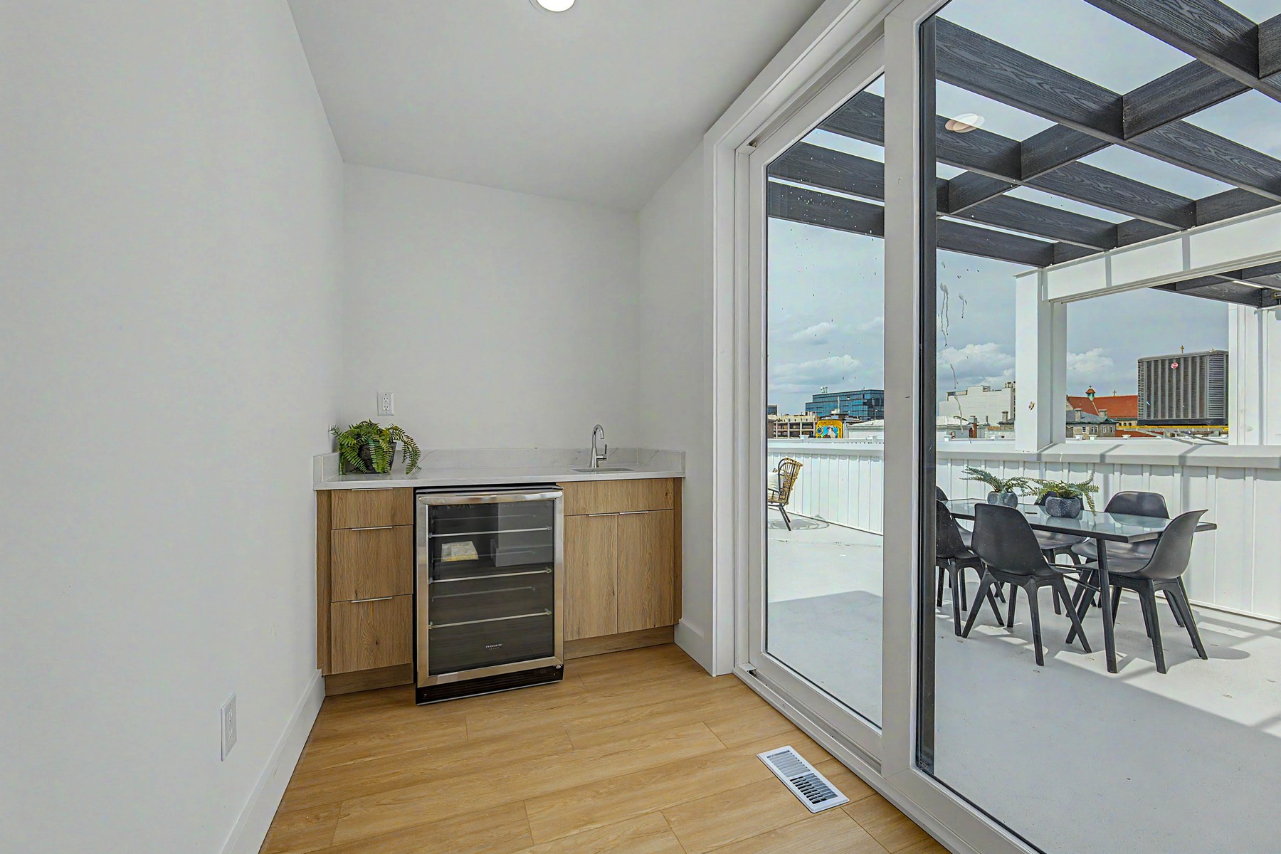  101 B Westminster Avenue - 物件實景