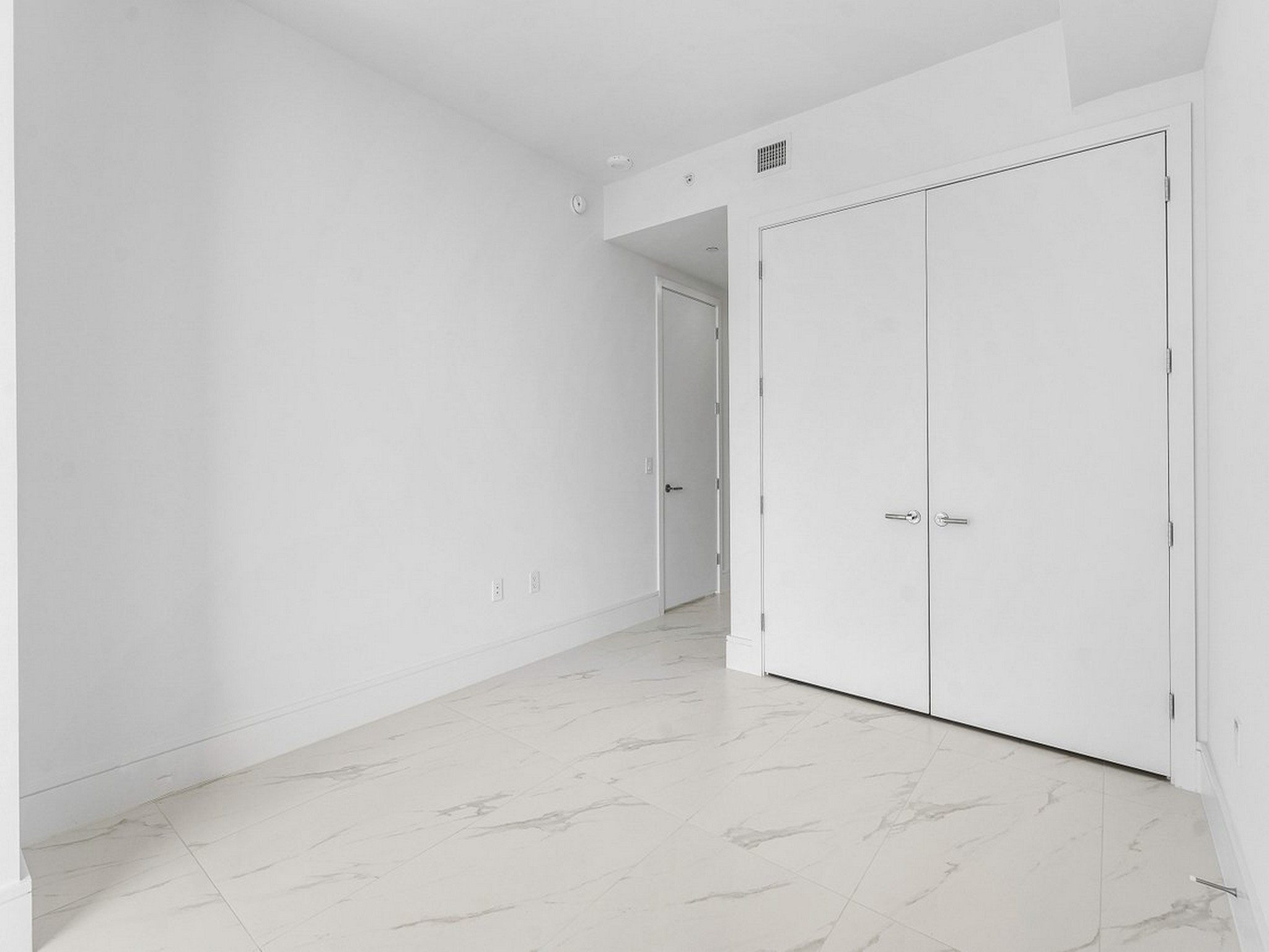  220 Lake Shore Drive, Lake Park, FL, 33403 - 物件實景