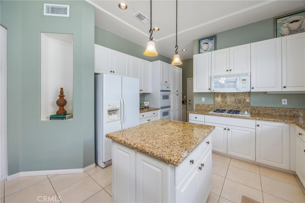 Banning, California, 92220, United States, 2 Bedrooms Bedrooms, ,3 BathroomsBathrooms,Residential,For Sale,1975532