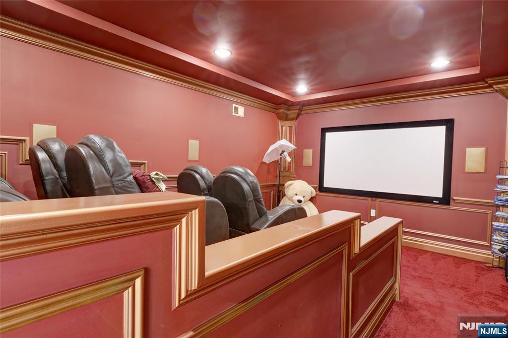 Fort Lee, New Jersey, 07024, United States, 6 Bedrooms Bedrooms, ,7 BathroomsBathrooms,Residential,For Sale,1891733