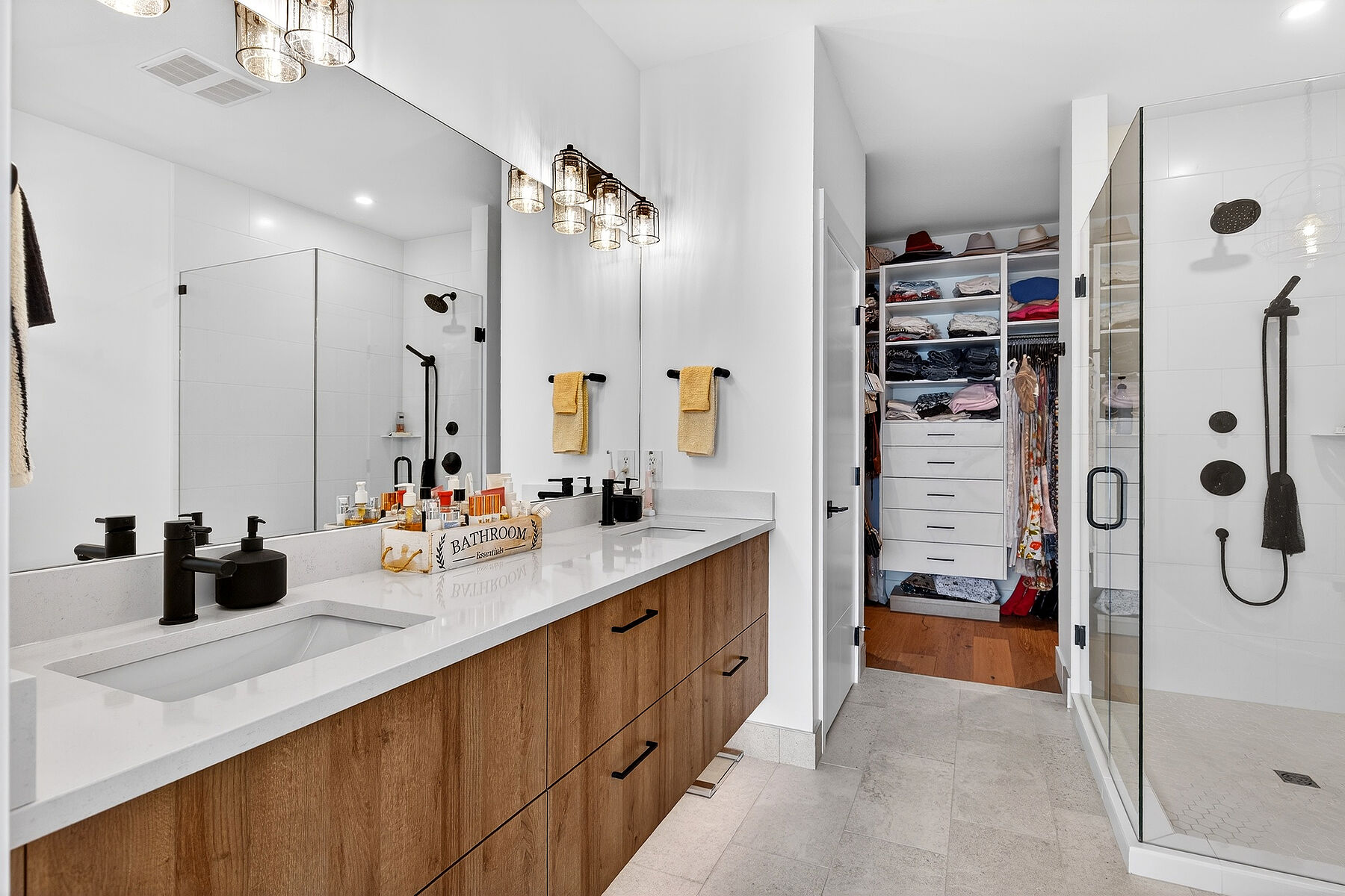  Elevated Lake Country Living - 物件實景