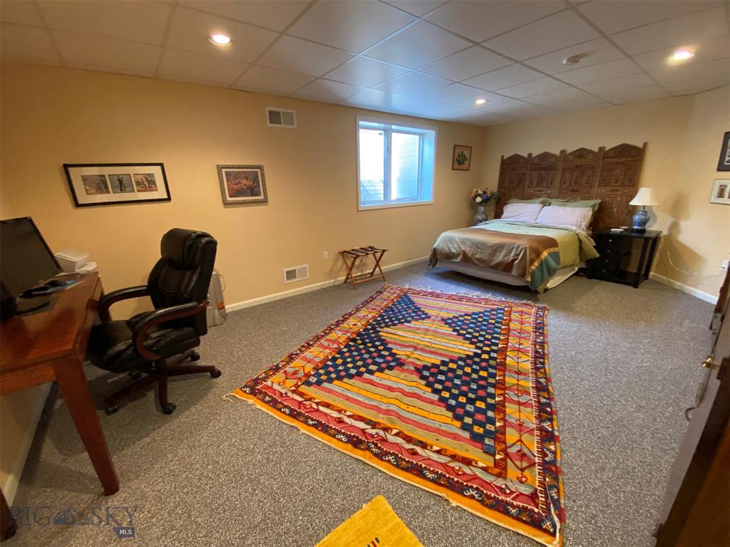 Butte, Montana, 59701, United States, 6 Bedrooms Bedrooms, ,6 BathroomsBathrooms,Residential,For Sale,1981460