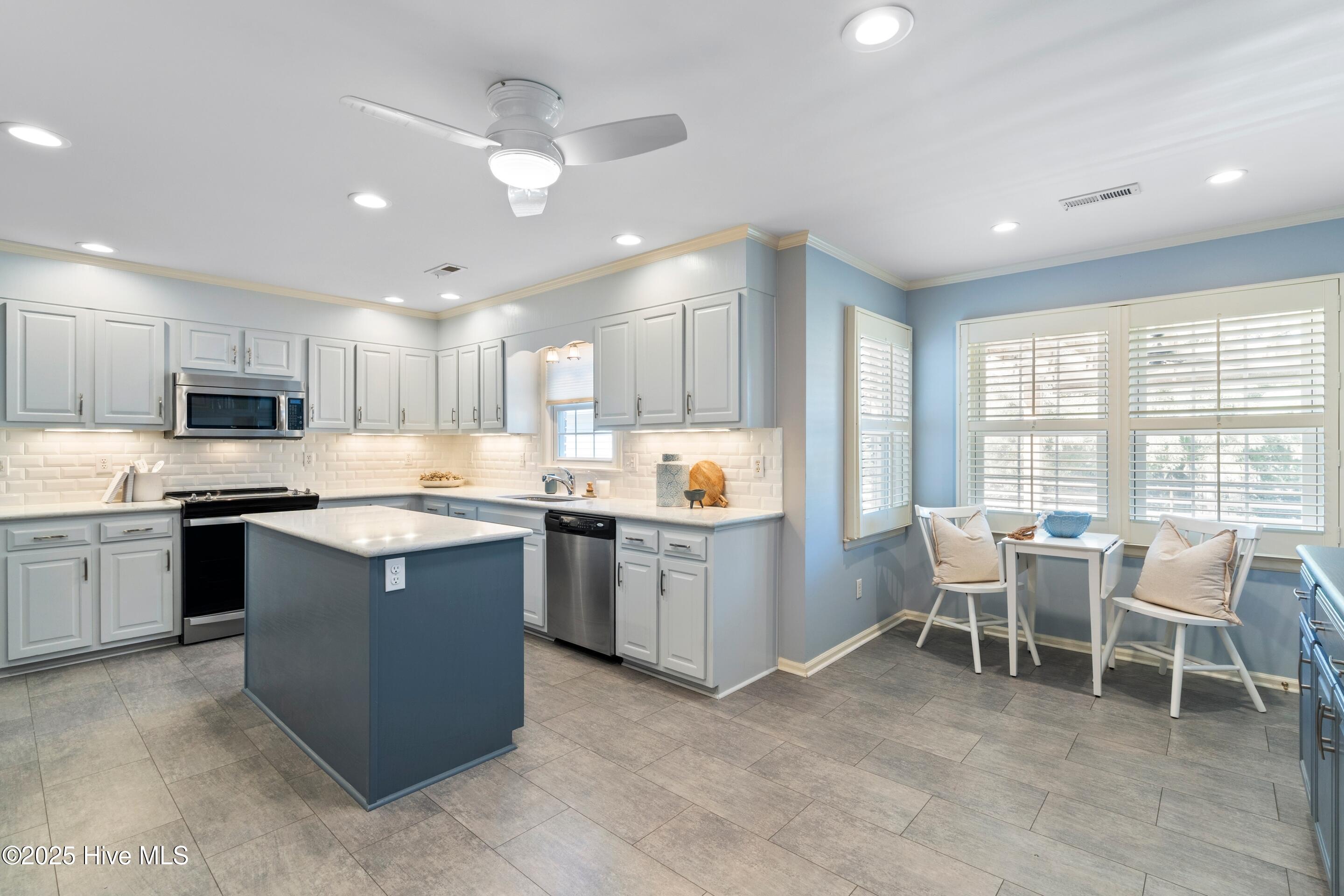 Wilmington, North Carolina, 28409, United States, 4 Bedrooms Bedrooms, ,3 BathroomsBathrooms,Residential,For Sale,1967637