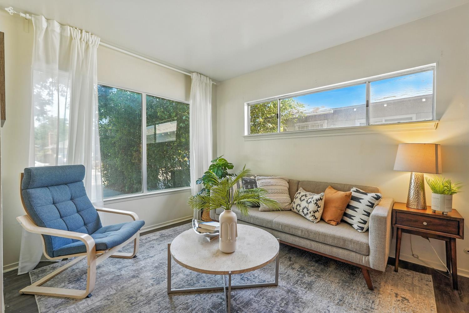 Sacramento, California, 95820, United States, 3 Bedrooms Bedrooms, ,2 BathroomsBathrooms,Residential,For Sale,1959315