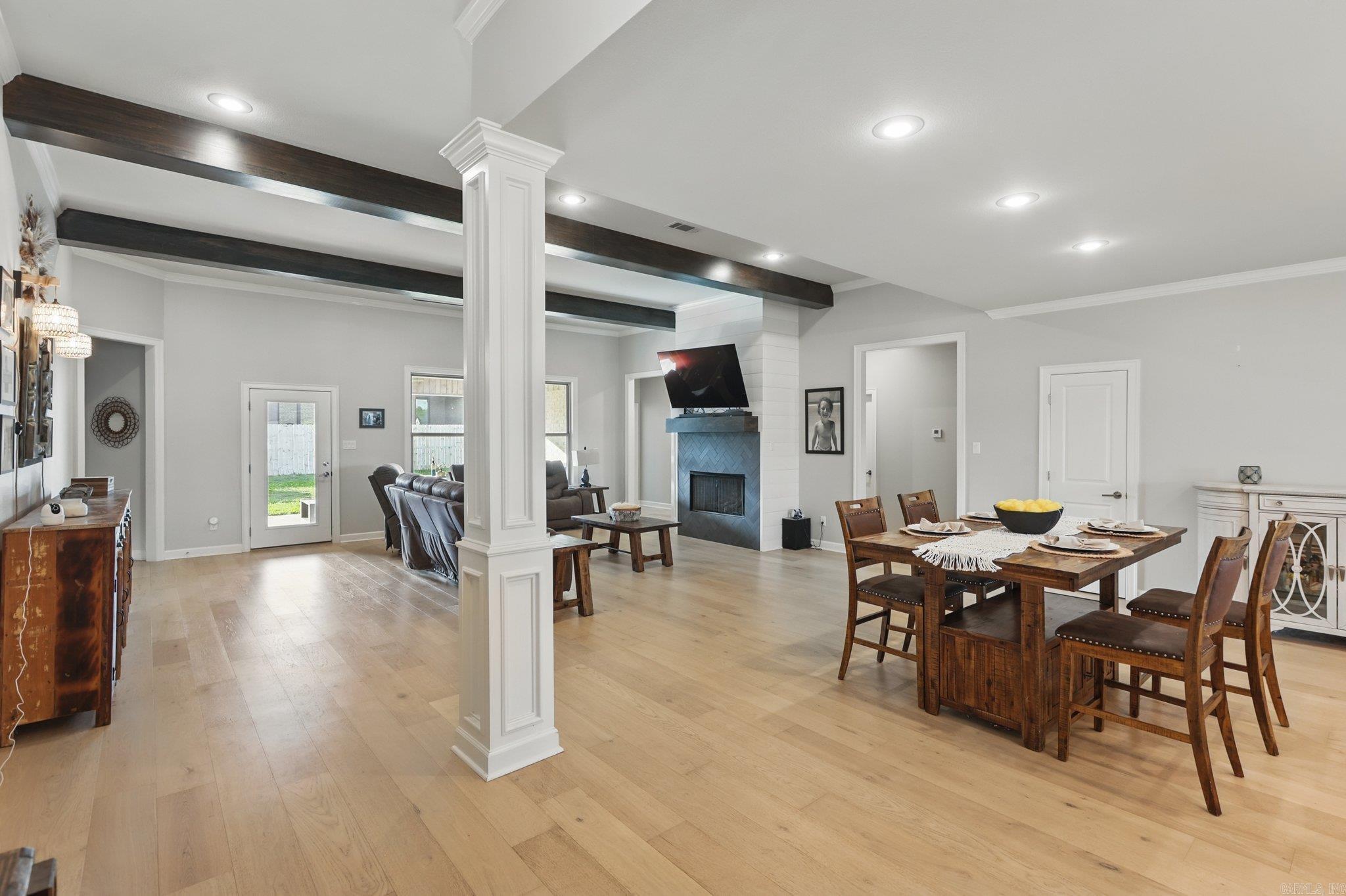 Benton, Arkansas, 72019, United States, 5 Bedrooms Bedrooms, ,4 BathroomsBathrooms,Residential,For Sale,1840883