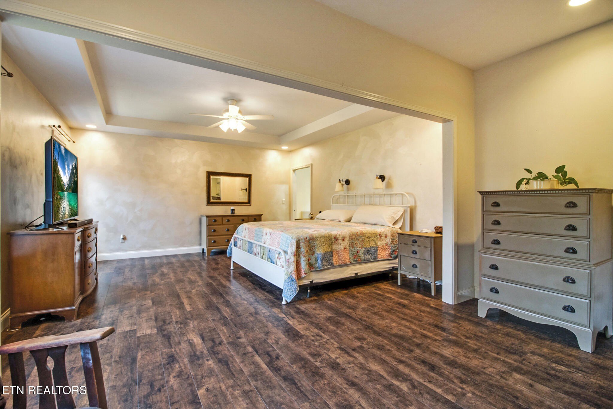 Crossville, Tennessee, 38558, United States, 3 Bedrooms Bedrooms, ,4 BathroomsBathrooms,Residential,For Sale,1930230