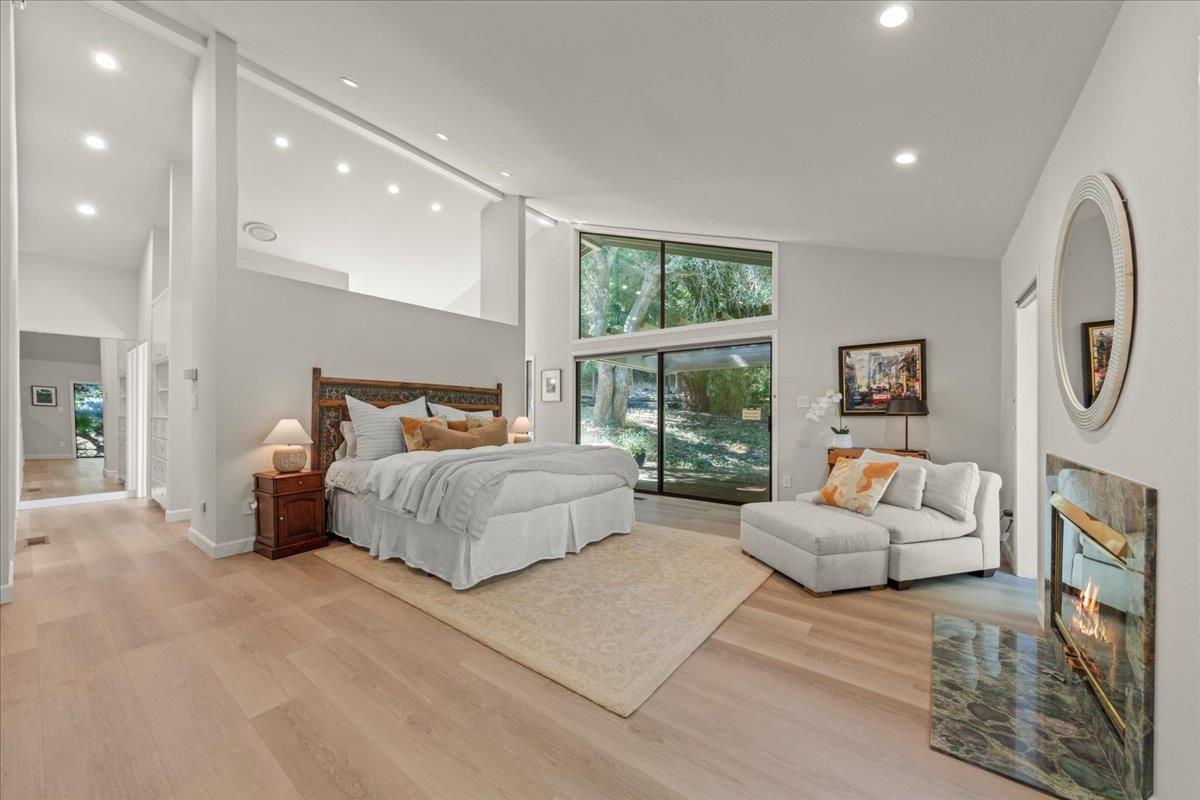 Los Altos Hills, California, 94022, United States, 5 Bedrooms Bedrooms, ,5 BathroomsBathrooms,Residential,For Sale,1907317