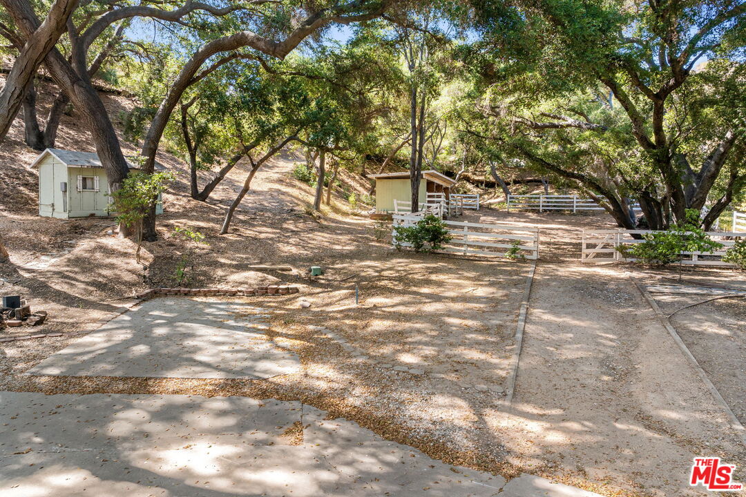Calabasas, California, 91302, United States, 5 Bedrooms Bedrooms, ,4 BathroomsBathrooms,Residential,For Sale,1911513