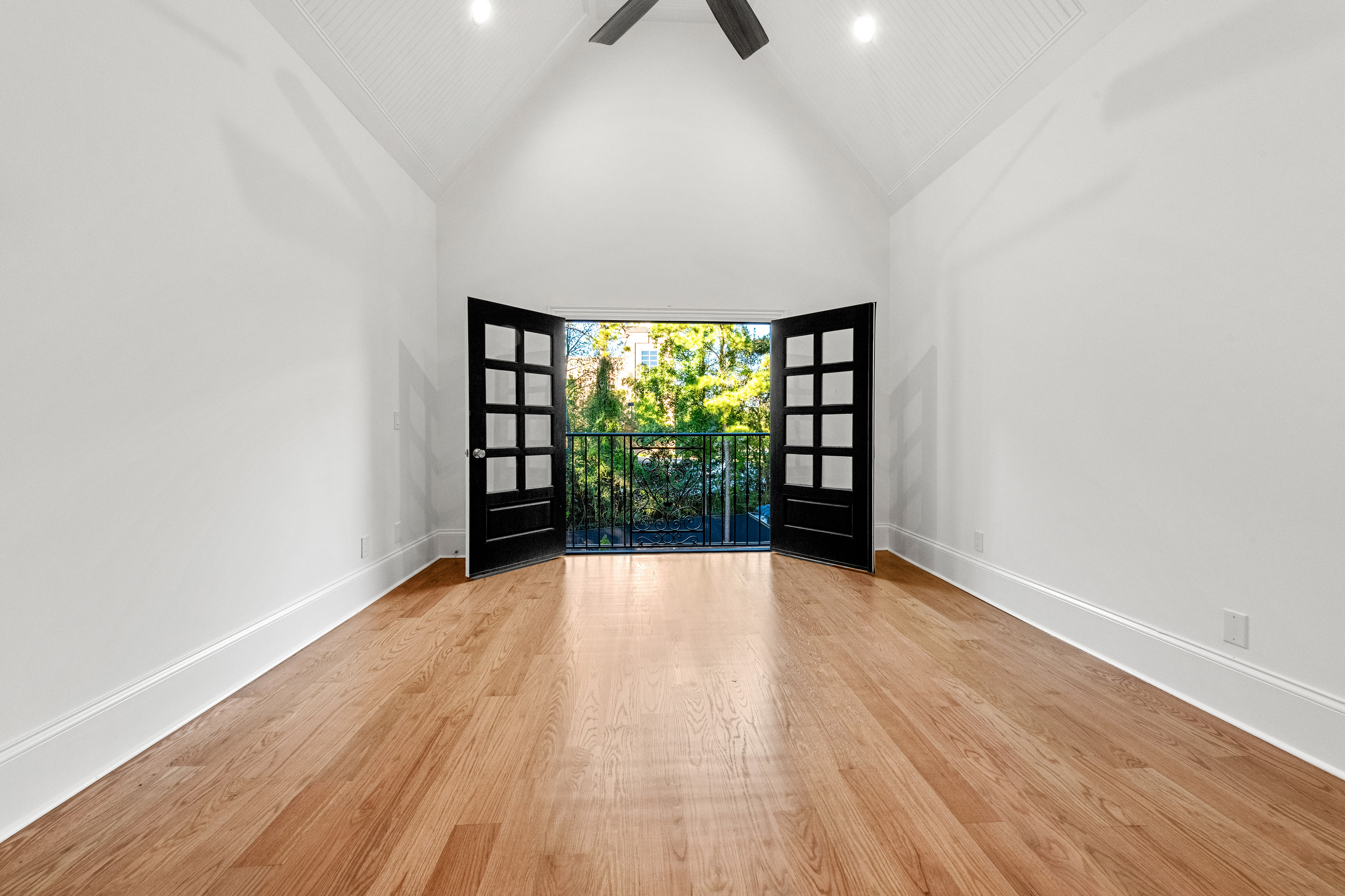  Exceptional Estate Combines Modern Luxury and Timeless Elegance - 物件實景