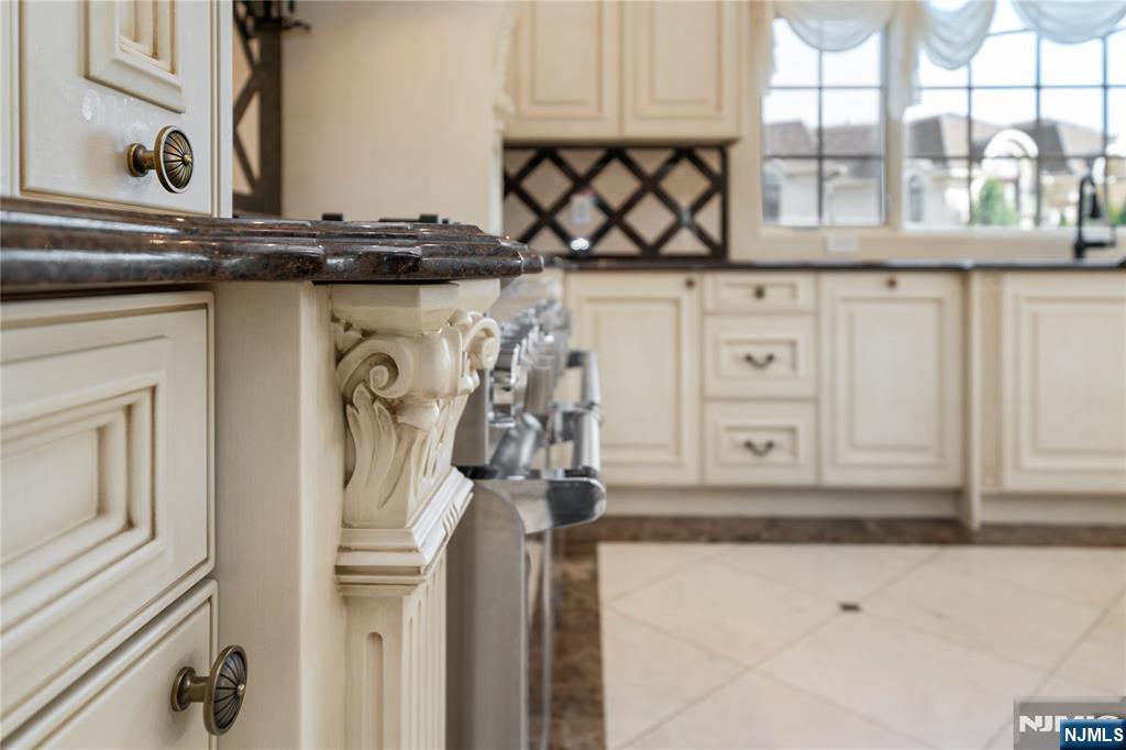 Fort Lee, New Jersey, 07024, United States, 6 Bedrooms Bedrooms, ,7 BathroomsBathrooms,Residential,For Sale,1891733