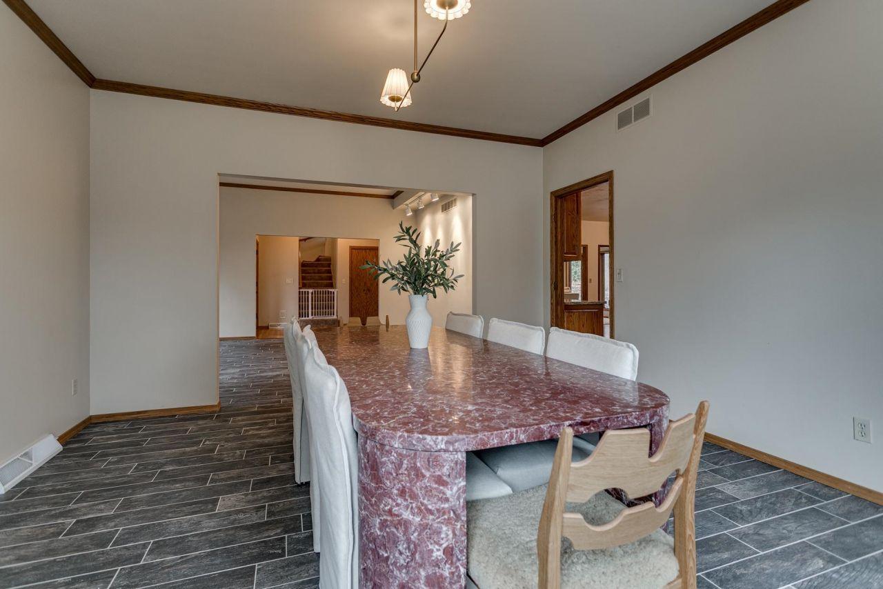 GREEN BAY, Wisconsin, 54313, United States, 5 Bedrooms Bedrooms, ,4 BathroomsBathrooms,Residential,For Sale,1768354