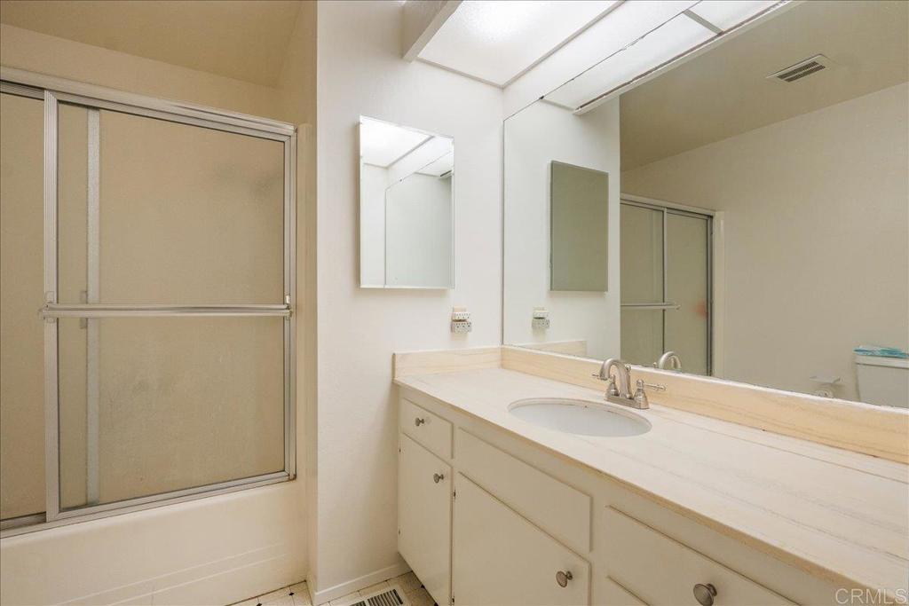 Fallbrook, California, 92028, United States, 3 Bedrooms Bedrooms, ,2 BathroomsBathrooms,Residential,For Sale,1947109